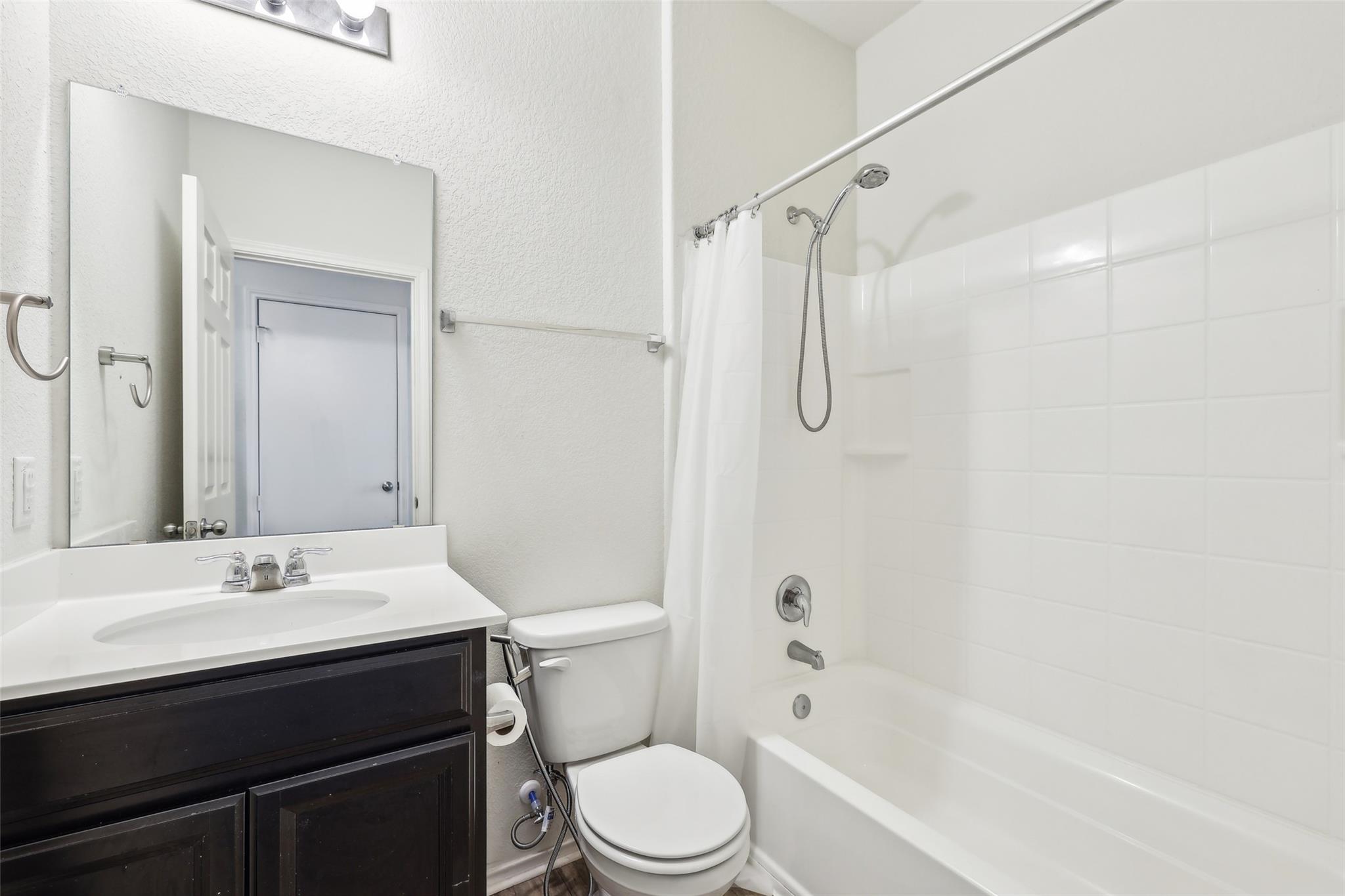 397 Bayberry Cir, Buda, TX 78610