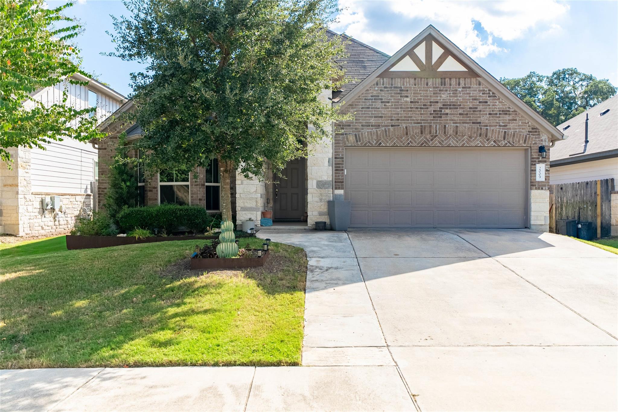 2009 Garretts Way, Manchaca, TX 78652