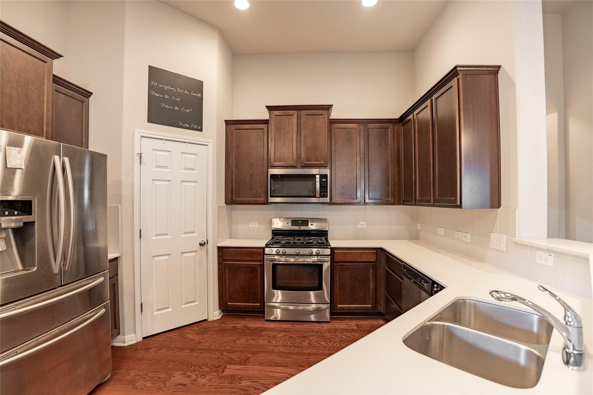 2009 Garretts Way, Manchaca, TX 78652