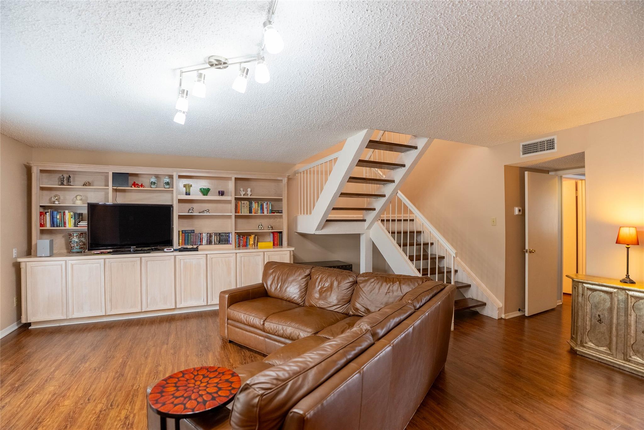 8403 Ardash Ln, Austin, TX 78759