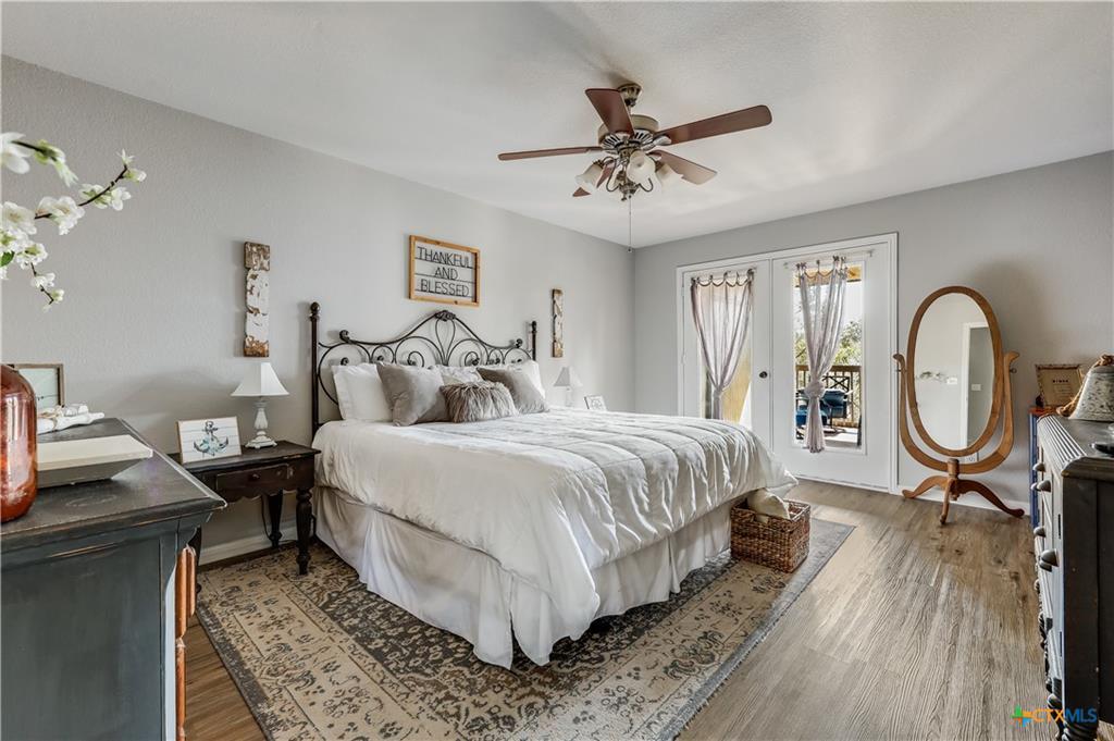 171 Comanche Pt, Point Venture, TX 78645
