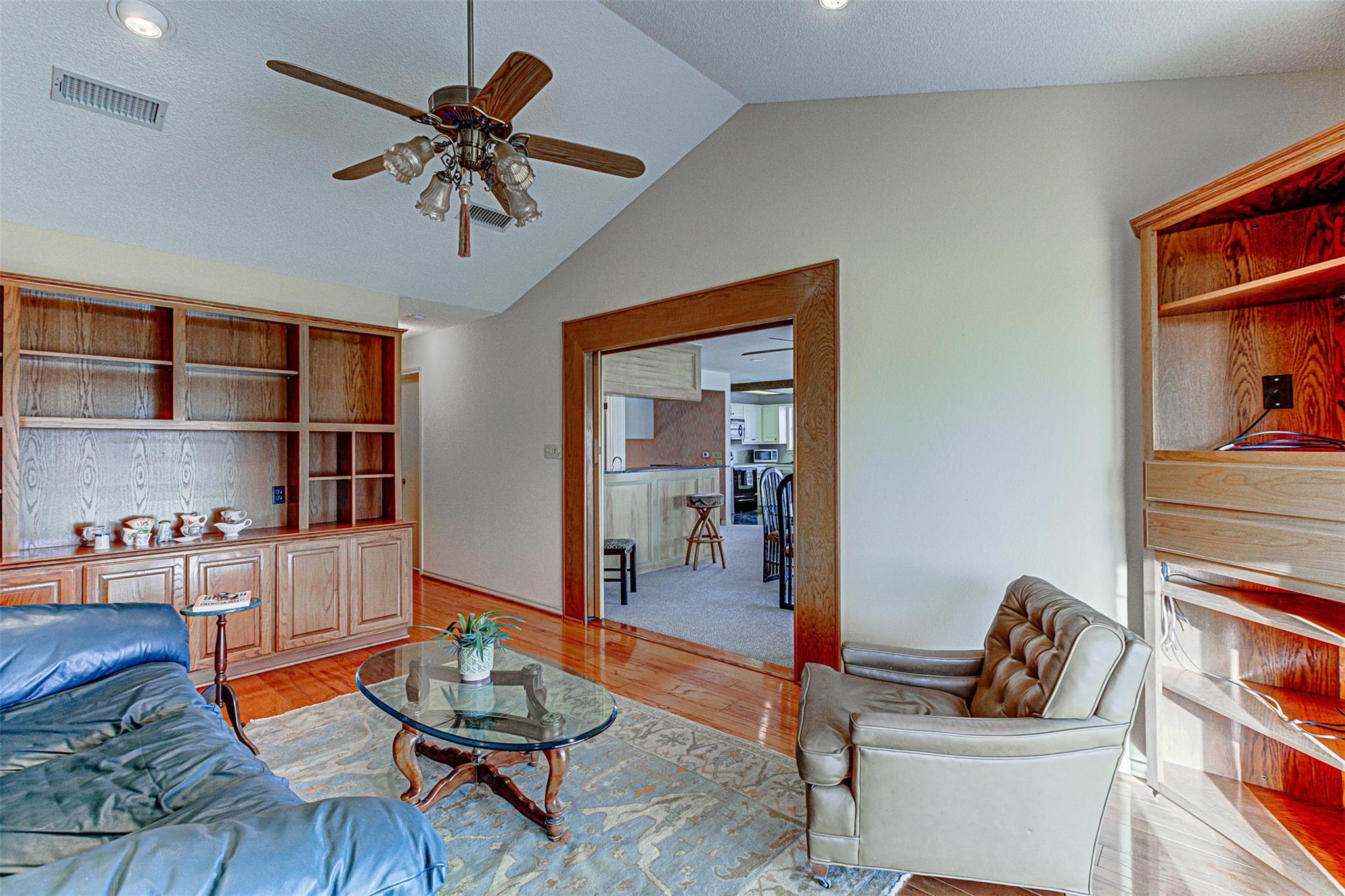 116 Dawn St # D, Horseshoe Bay, TX 78657