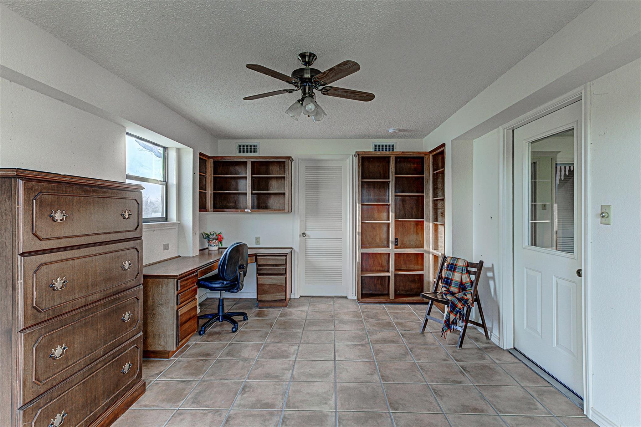 116 Dawn St # D, Horseshoe Bay, TX 78657