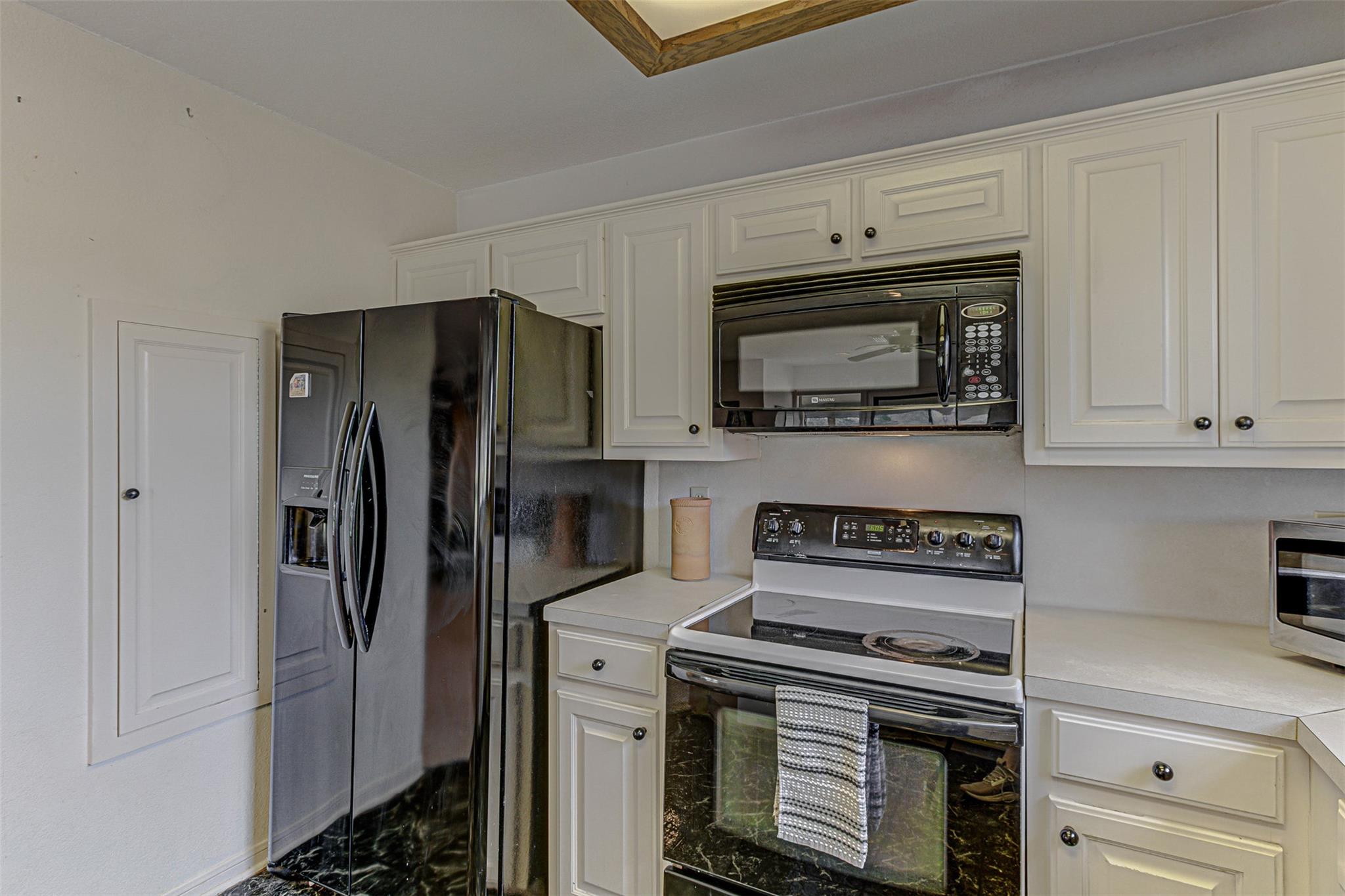116 Dawn St # D, Horseshoe Bay, TX 78657