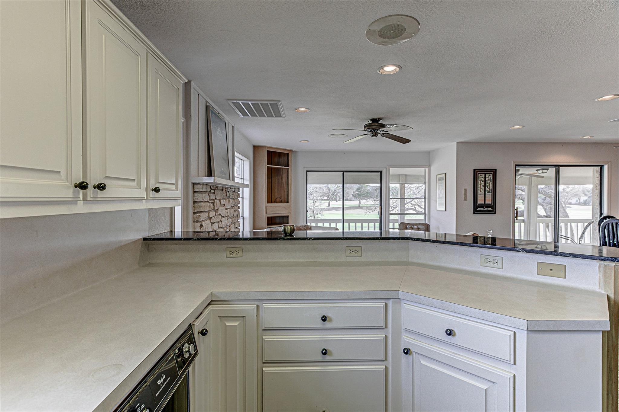 116 Dawn St # D, Horseshoe Bay, TX 78657
