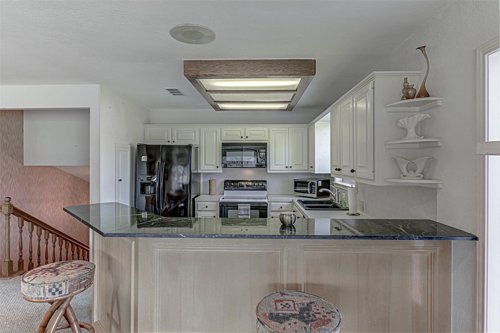 116 Dawn St # D, Horseshoe Bay, TX 78657