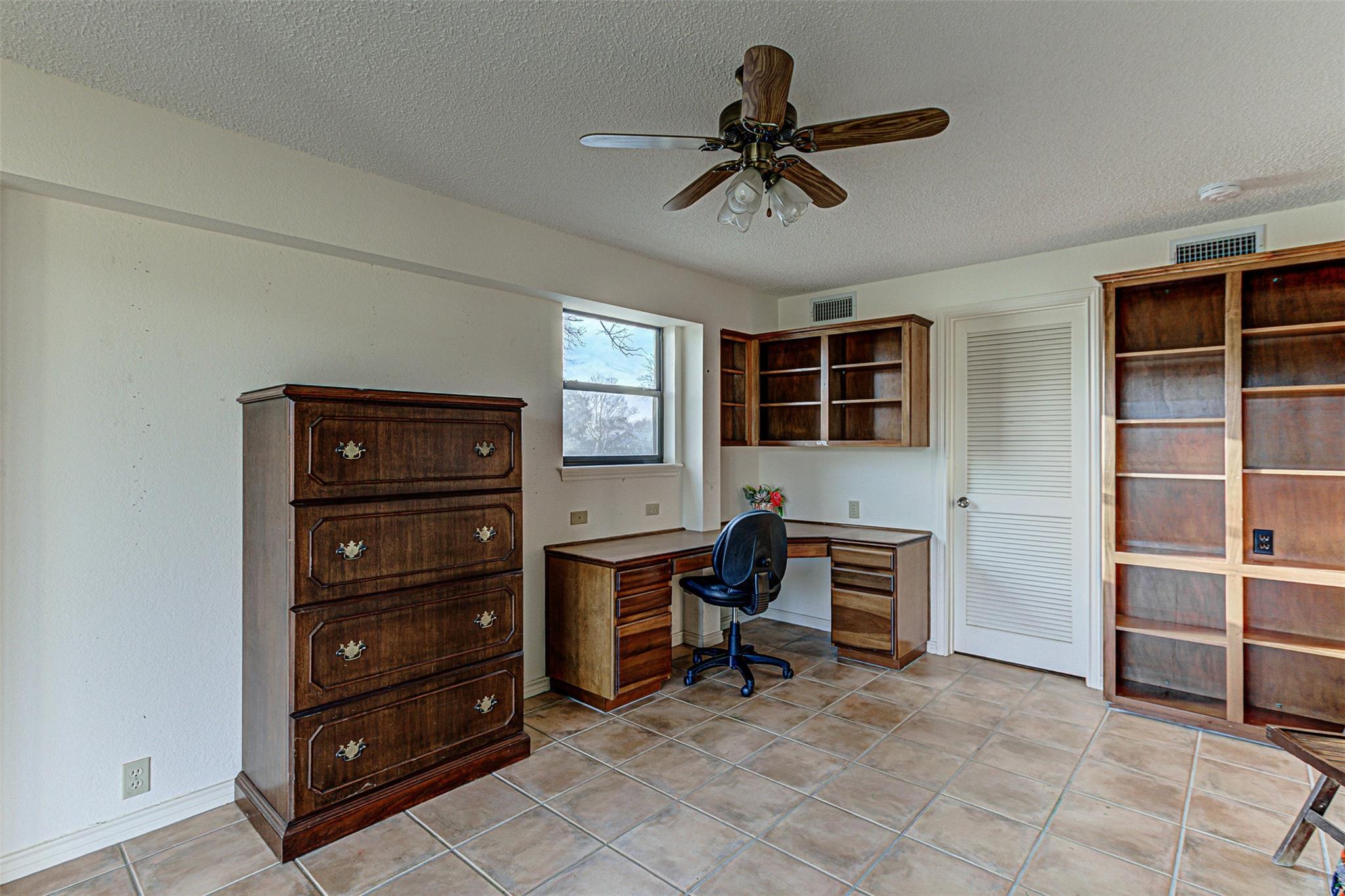 116 Dawn St # D, Horseshoe Bay, TX 78657