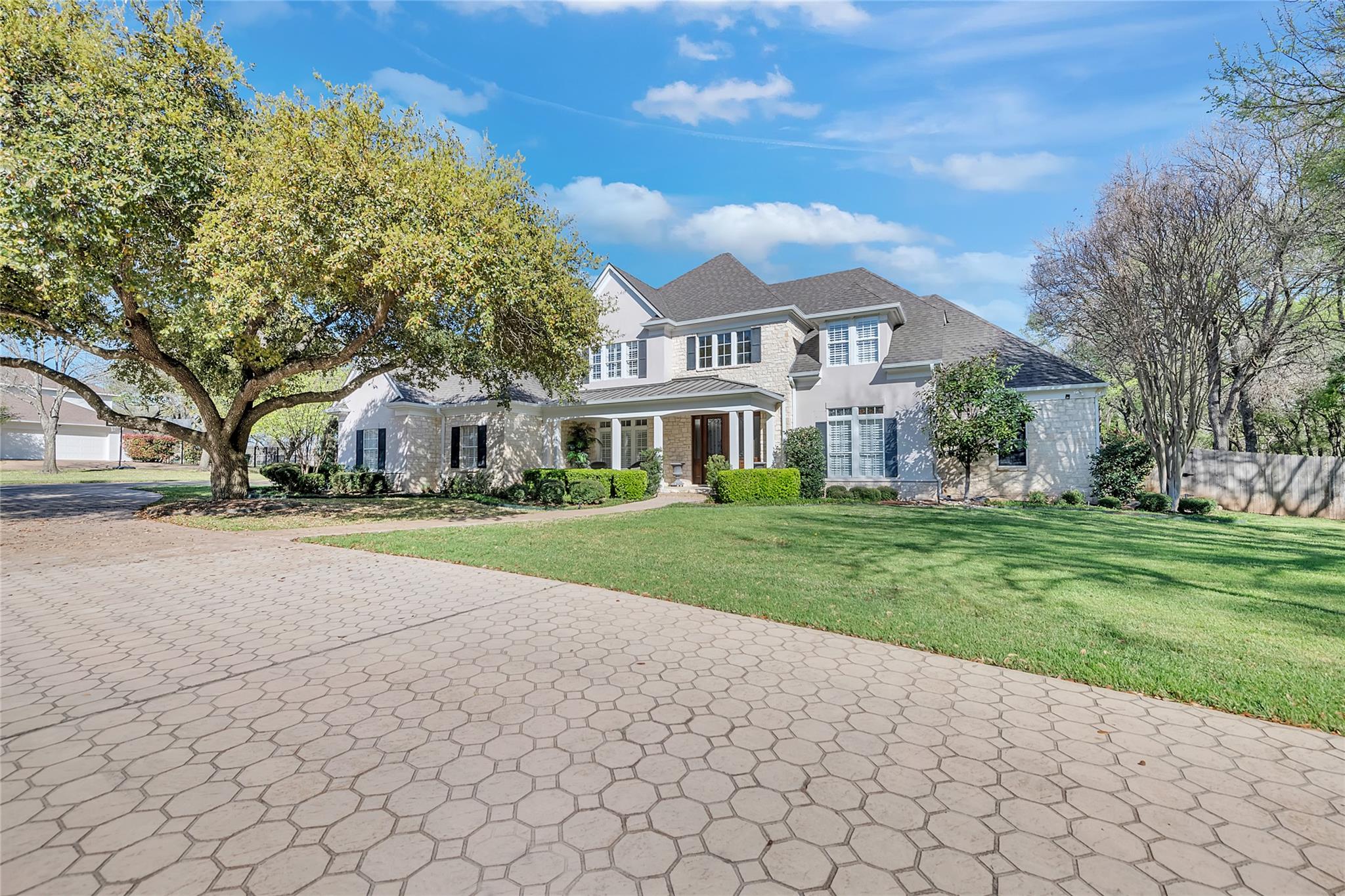 2034 Oak Glen Dr, McGregor, TX 76657