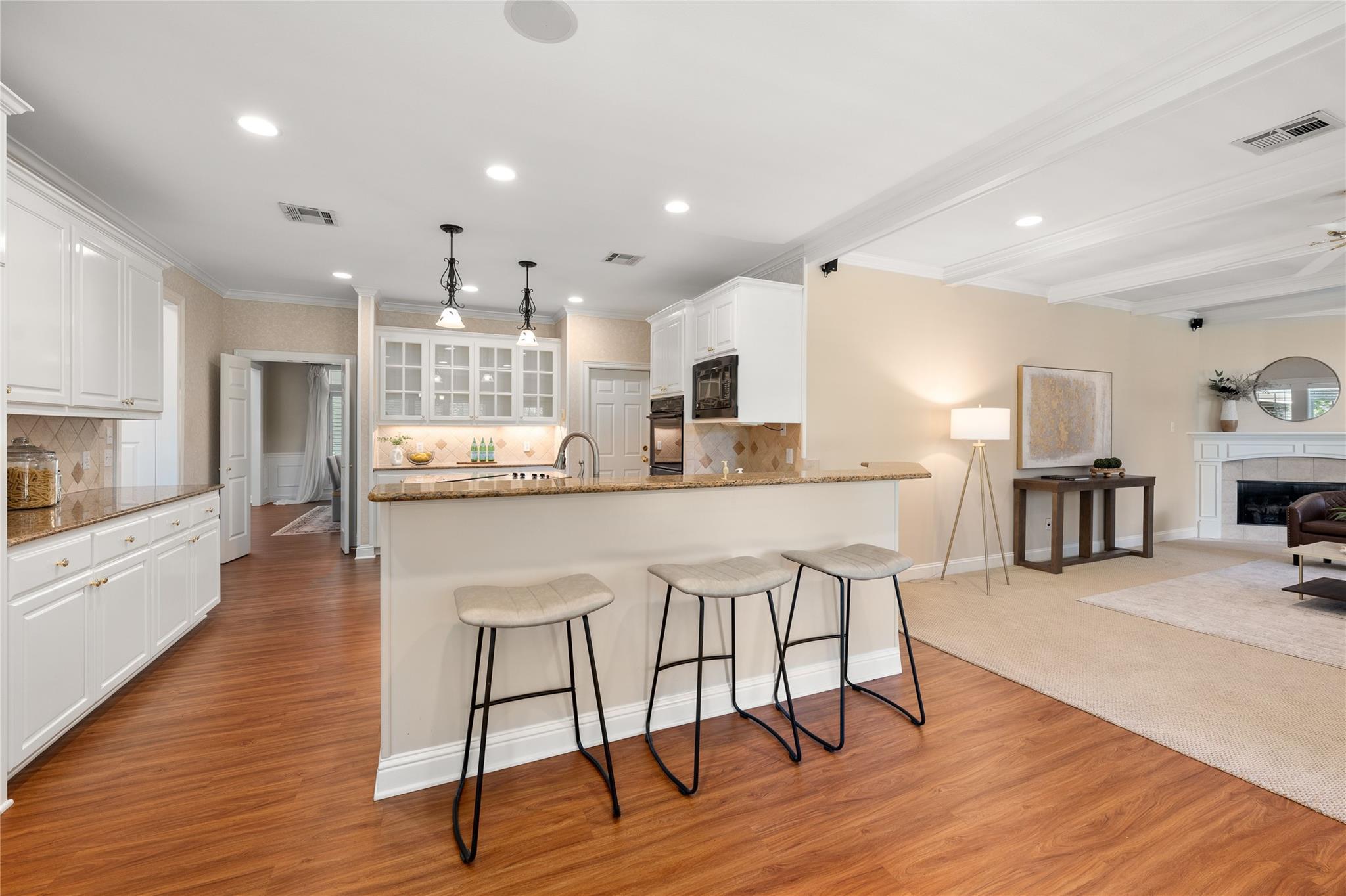 2034 Oak Glen Dr, McGregor, TX 76657