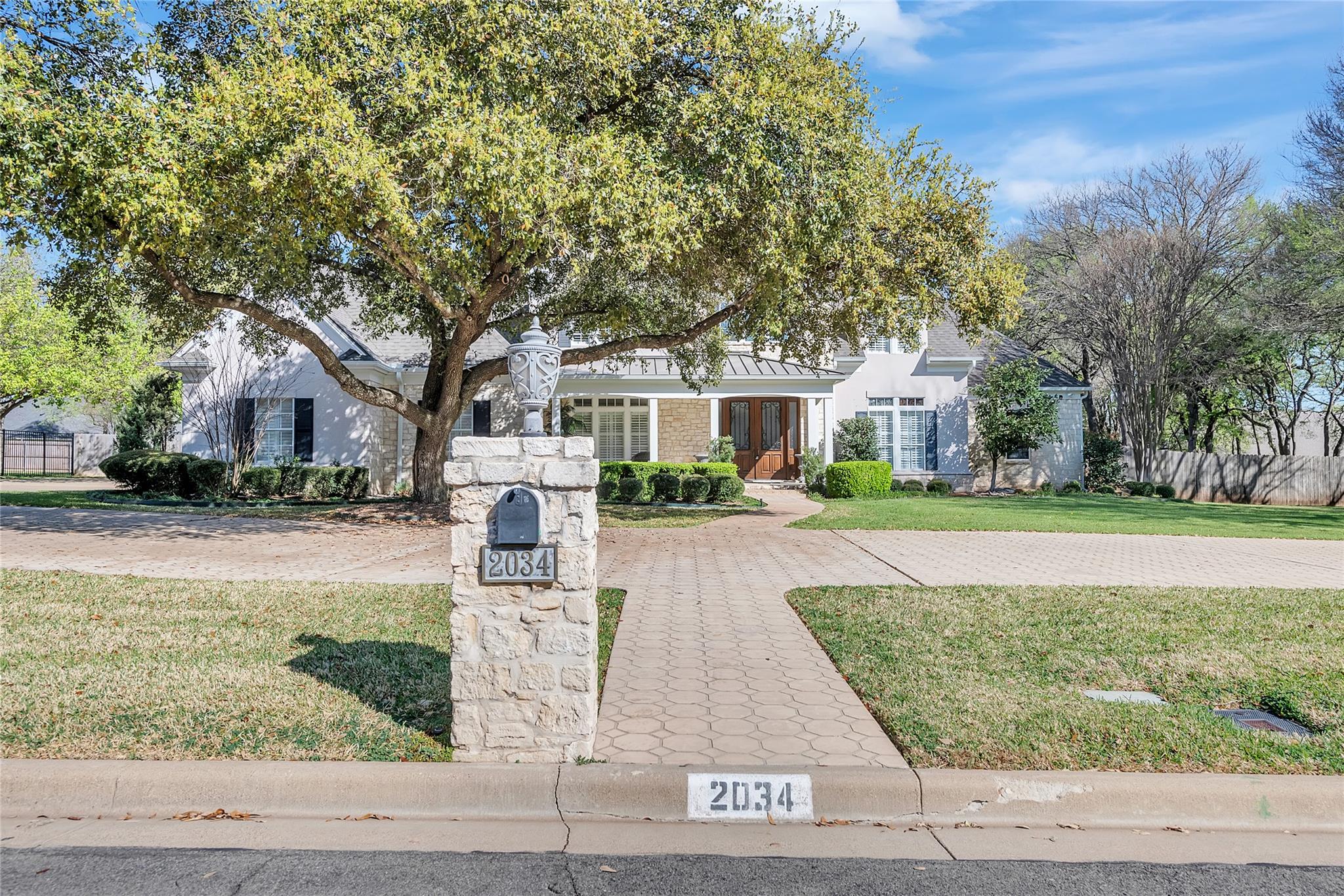 2034 Oak Glen Dr, McGregor, TX 76657