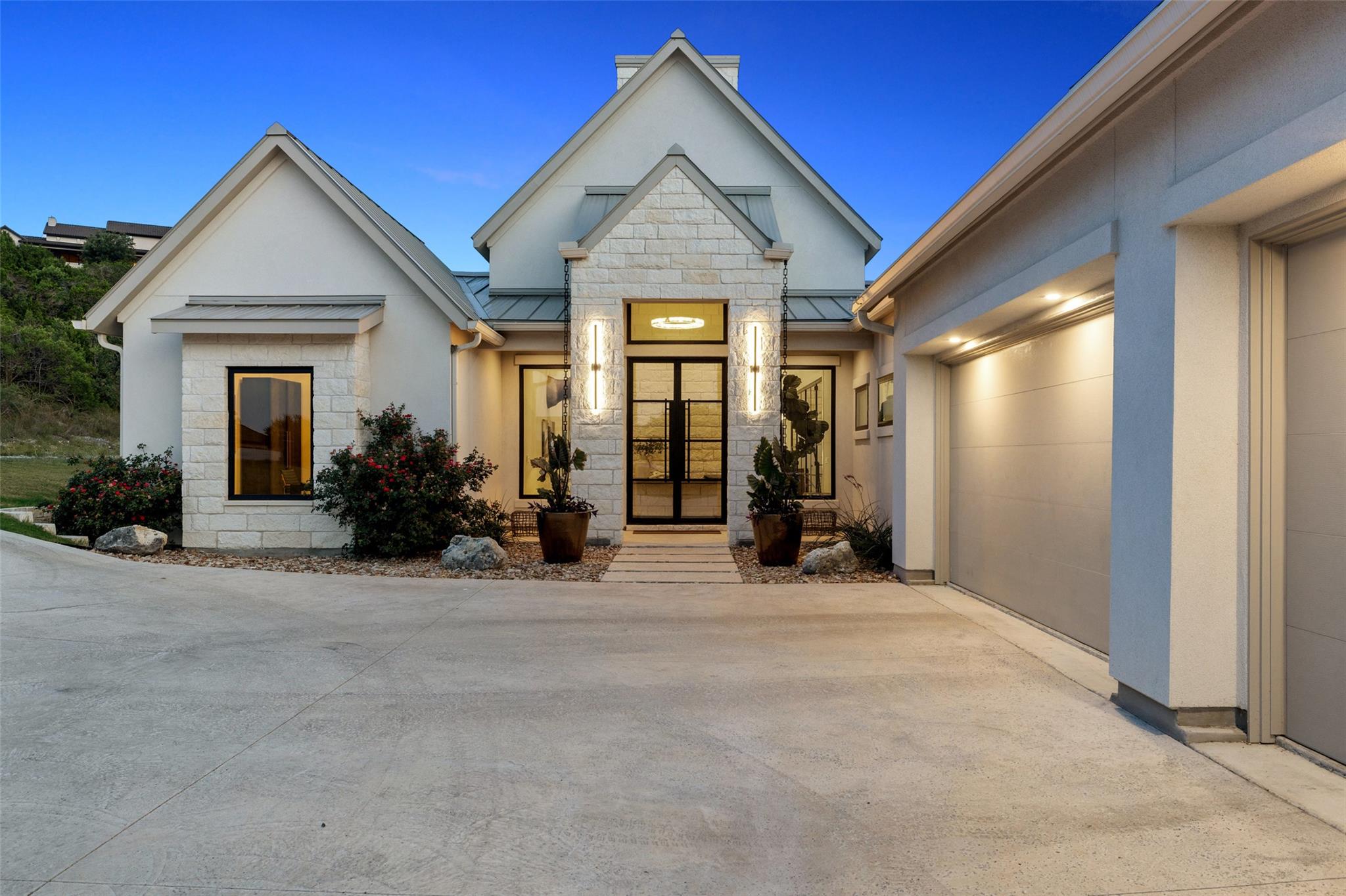 1733 Nightlife Cv, Spicewood, TX 78669