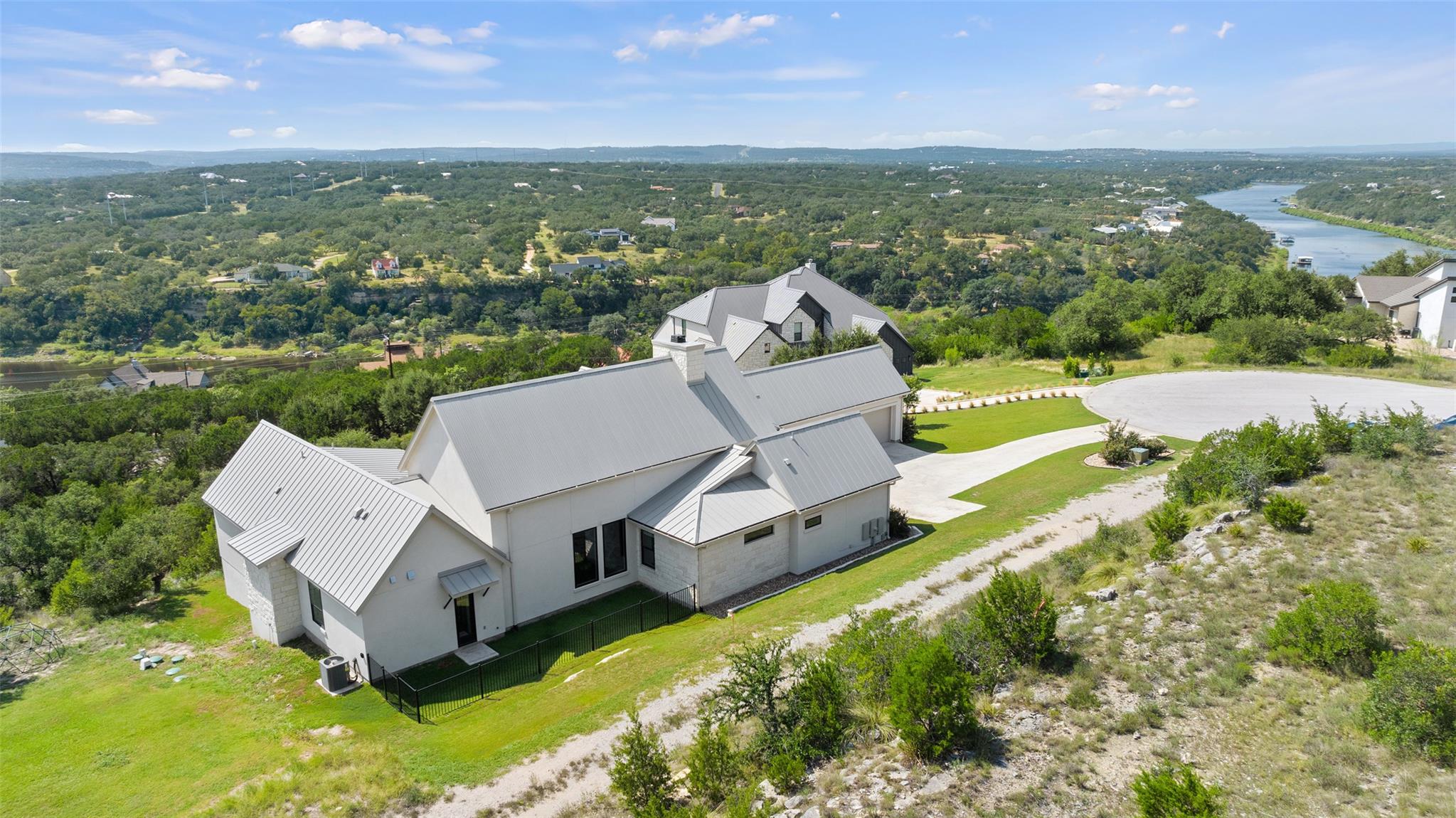 1733 Nightlife Cv, Spicewood, TX 78669
