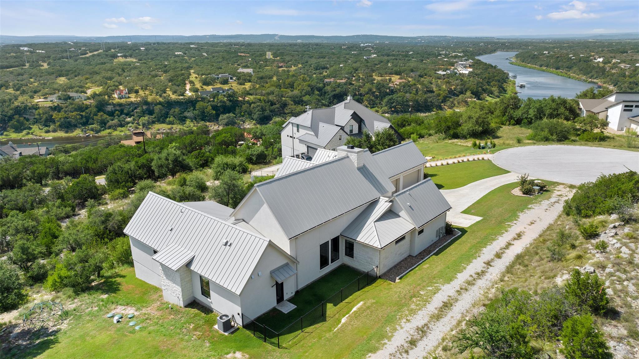 1733 Nightlife Cv, Spicewood, TX 78669