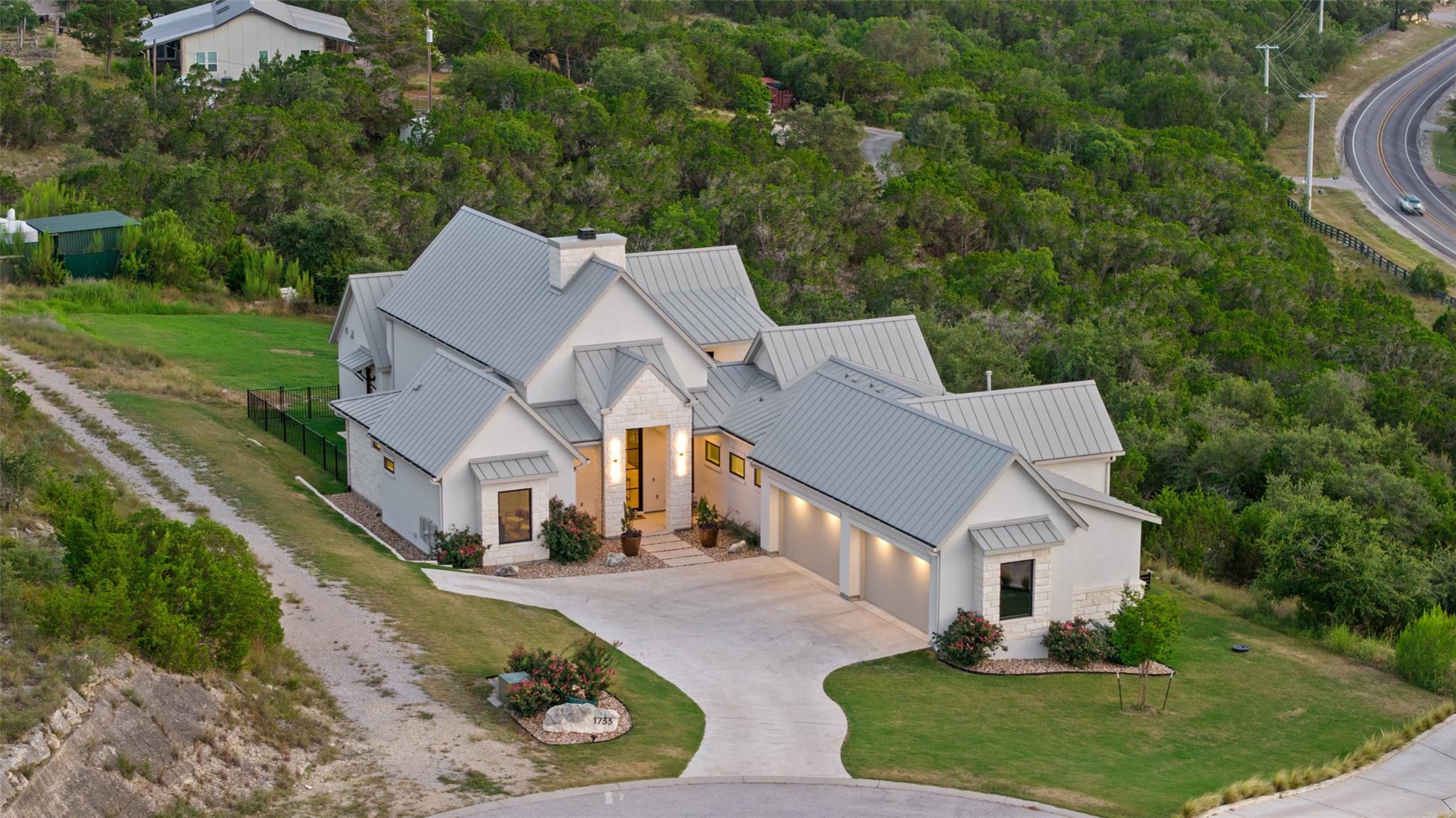 1733 Nightlife Cv, Spicewood, TX 78669