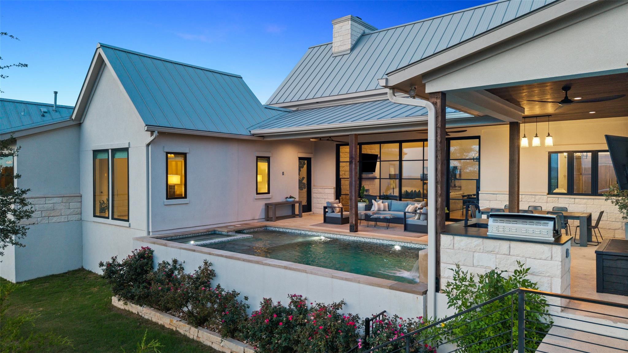 1733 Nightlife Cv, Spicewood, TX 78669