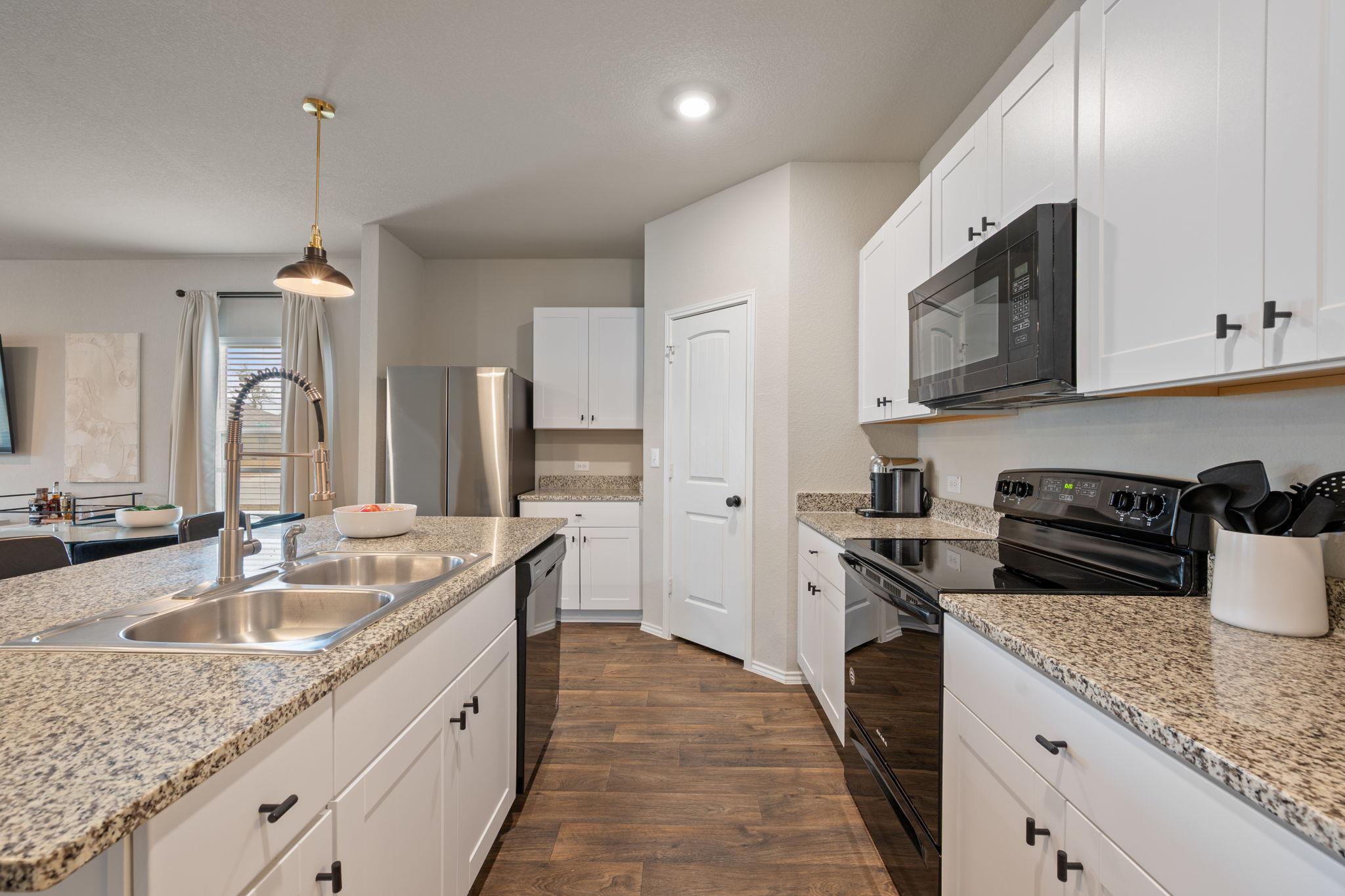 6120 Shanjia Dr, Austin, TX 78724