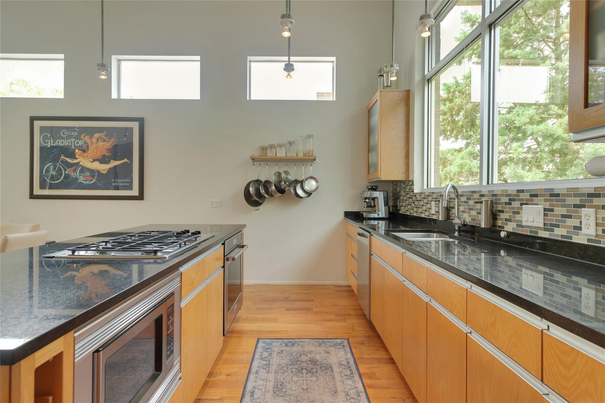 100 E 51st St # 7, Austin, TX 78751