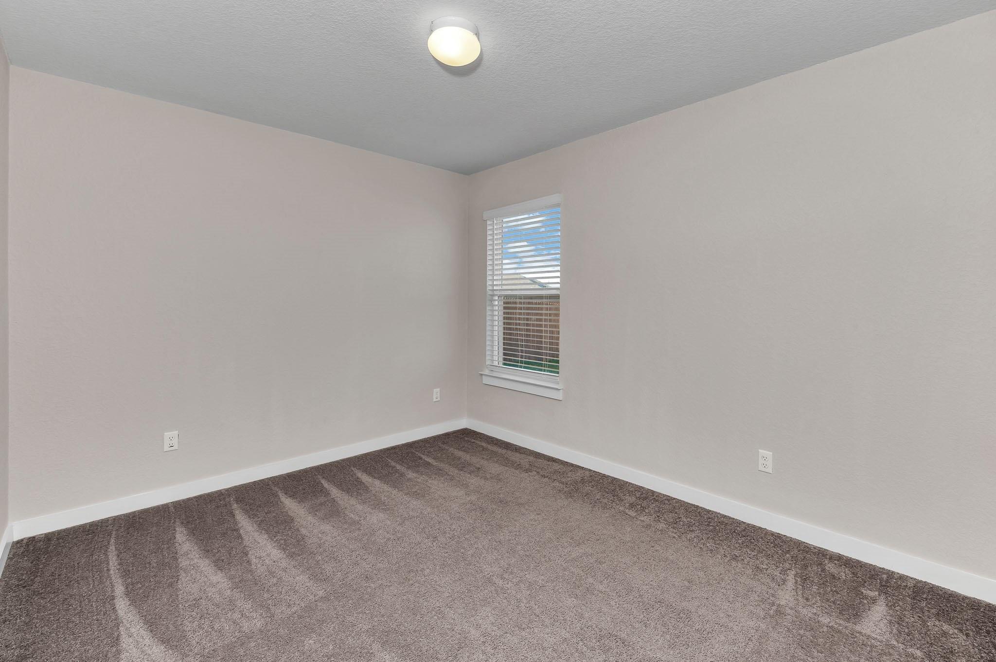 300 Colthorpe Ln, Hutto, TX 78634
