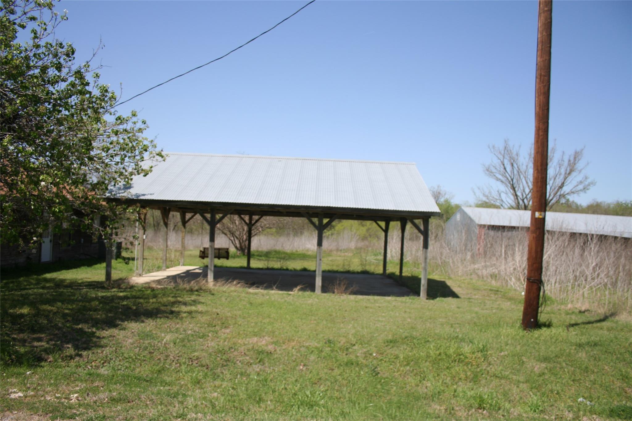 112 Marlin St, McDade, TX 78650