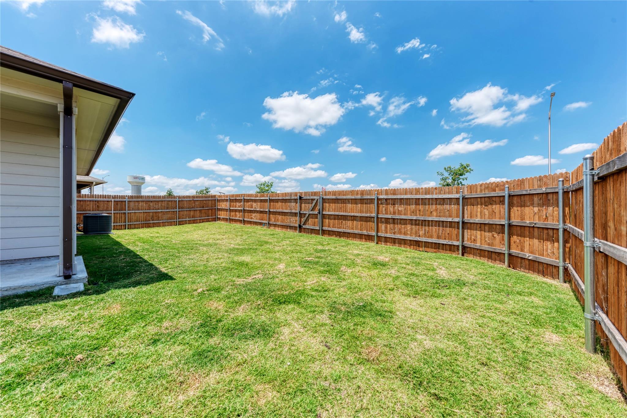 105 Calgary Ln, San Marcos, TX 78666