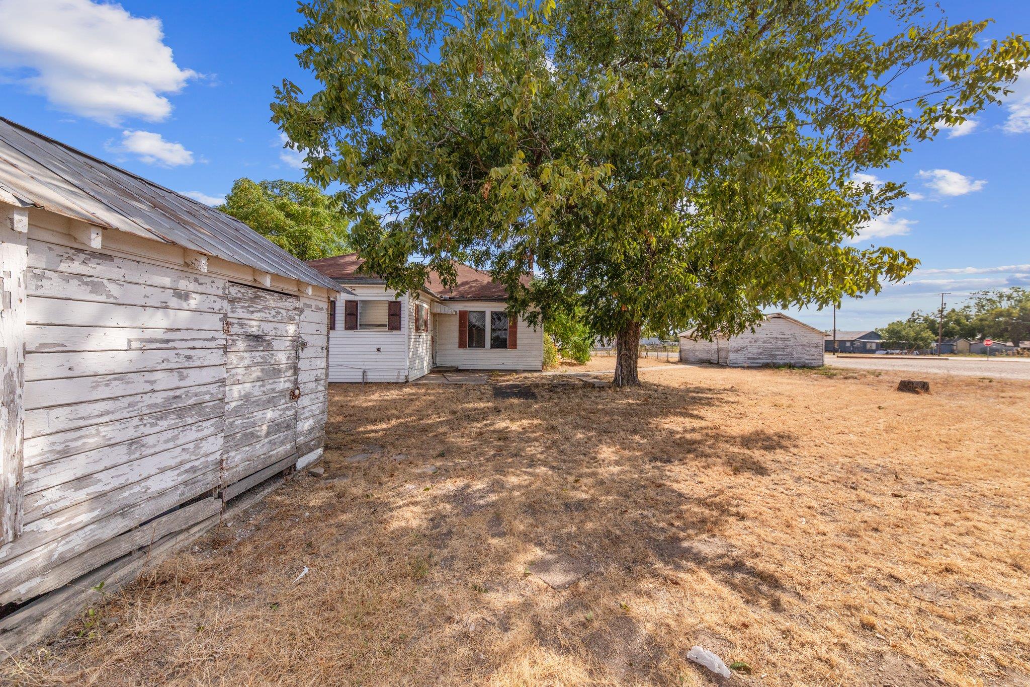 103 E Avenue H, Buckholts, TX 76518