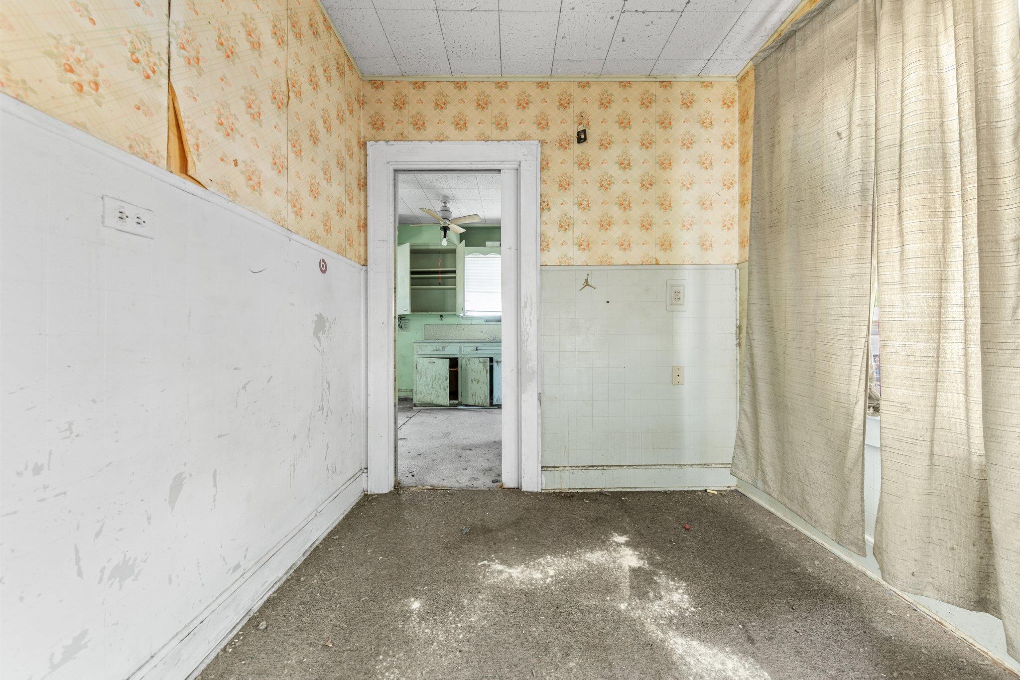 103 E Avenue H, Buckholts, TX 76518