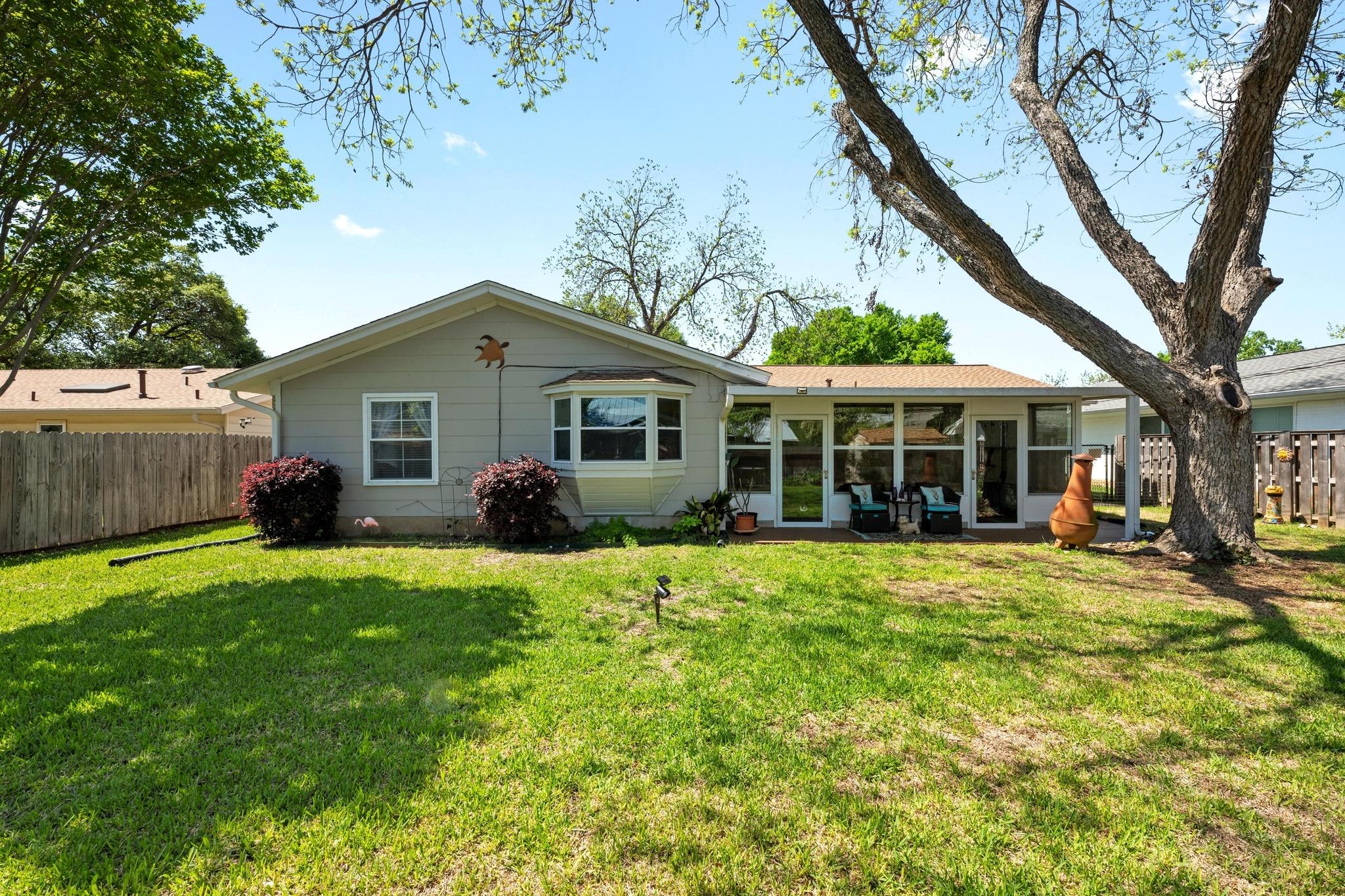 3202 Whiteway Dr, Austin, TX 78757