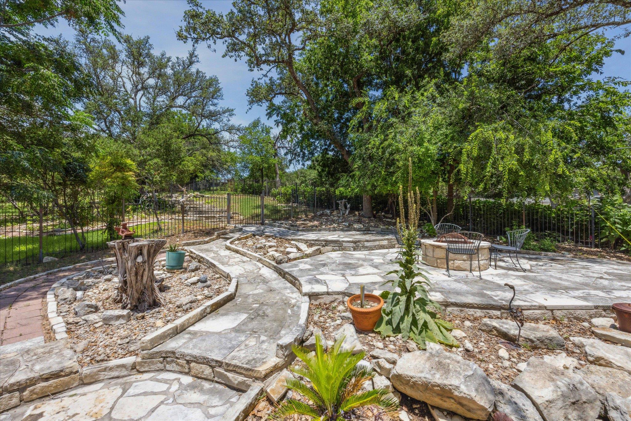 18510 Champions Cir, Lago Vista, TX 78645