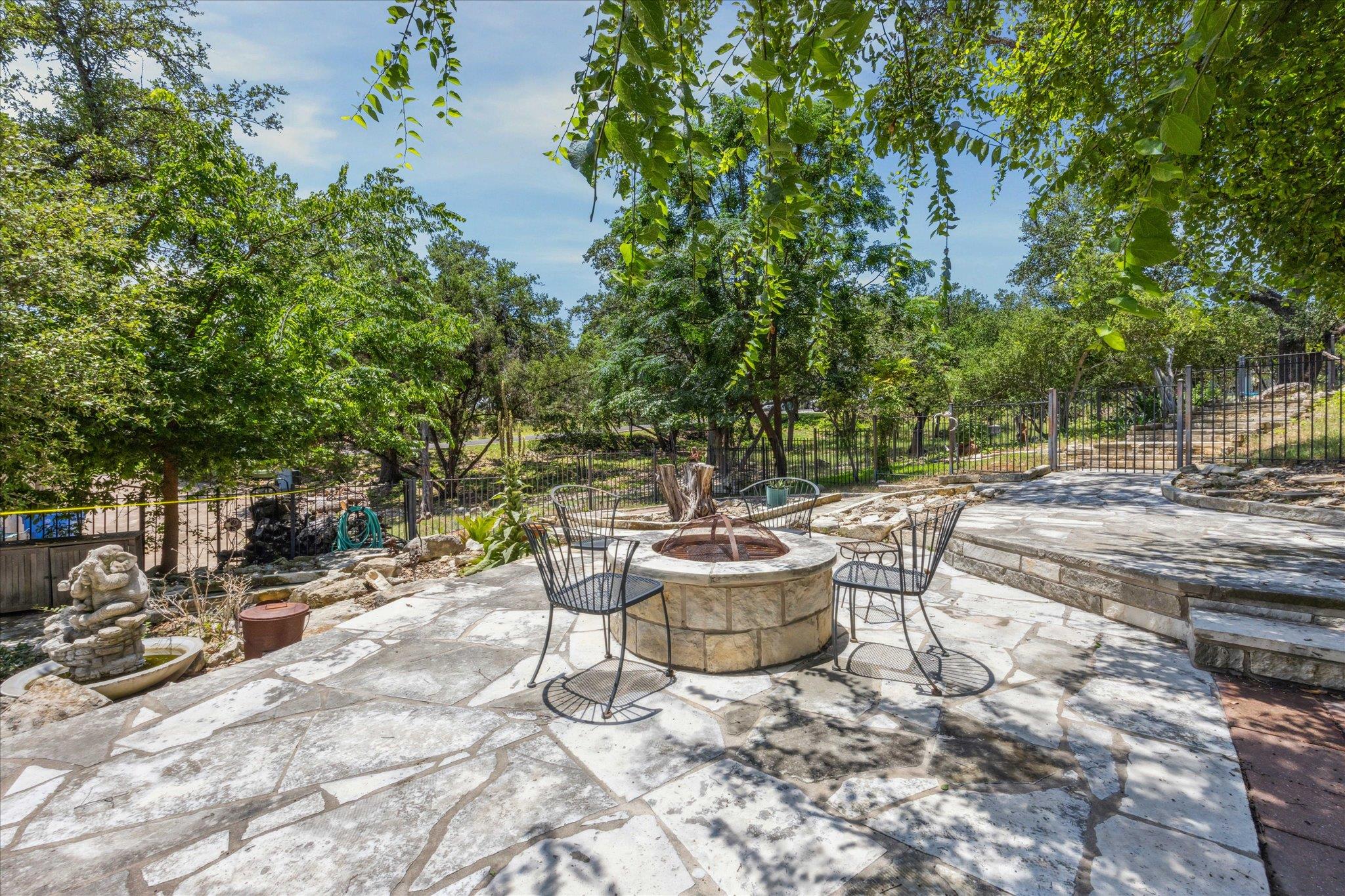 18510 Champions Cir, Lago Vista, TX 78645