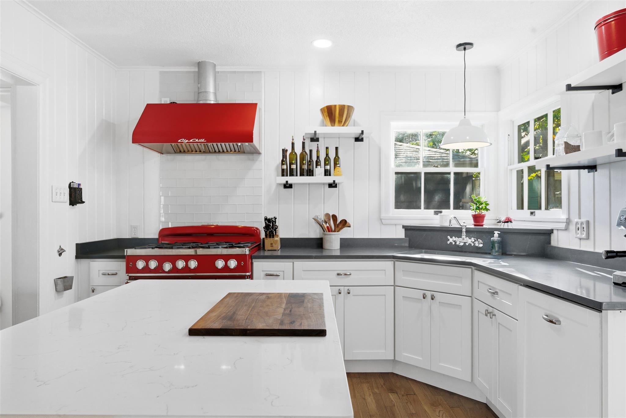 811 E 45th St, Austin, TX 78751