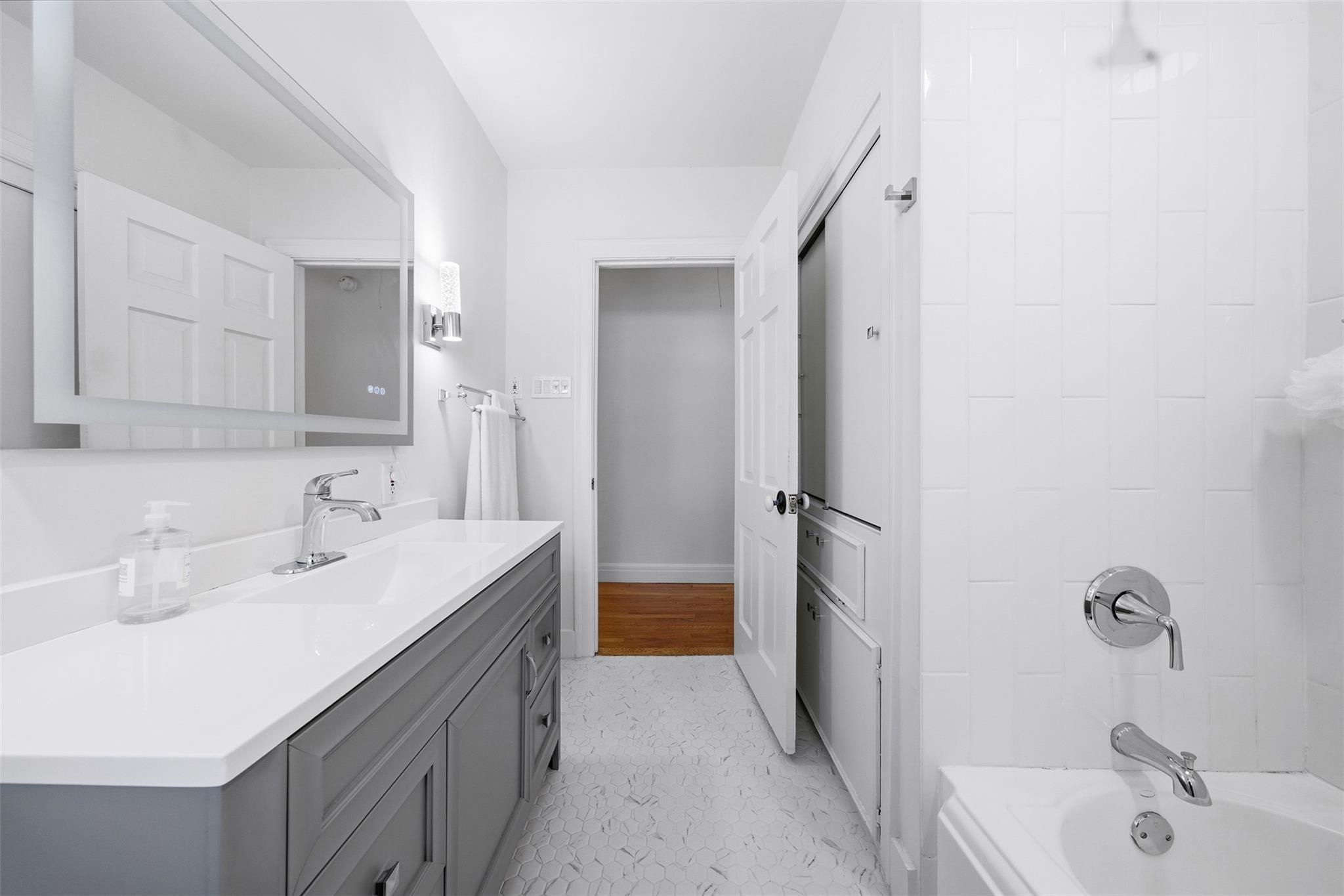 811 E 45th St, Austin, TX 78751