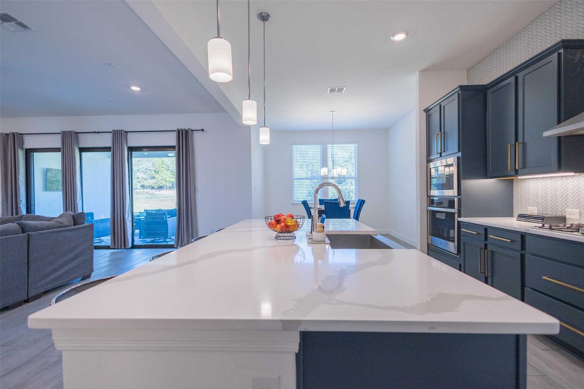 121 Black Talon Ln, Cedar Creek, TX 78612