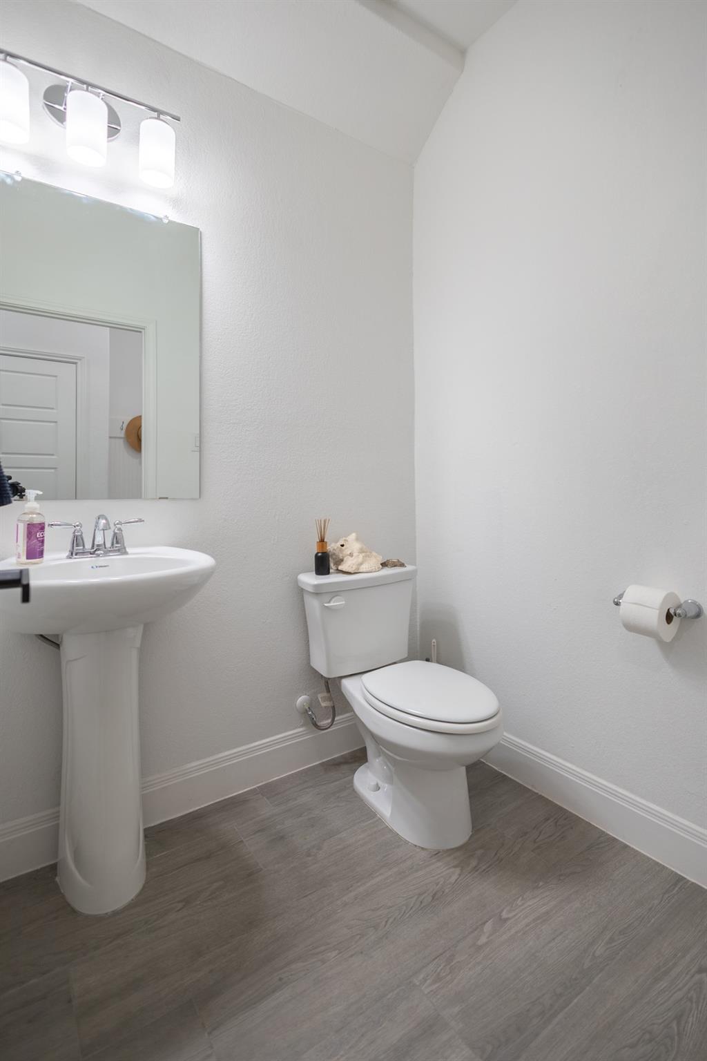 121 Black Talon Ln, Cedar Creek, TX 78612