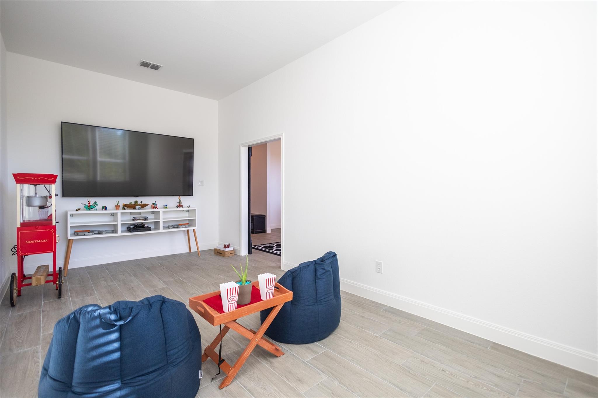 121 Black Talon Ln, Cedar Creek, TX 78612