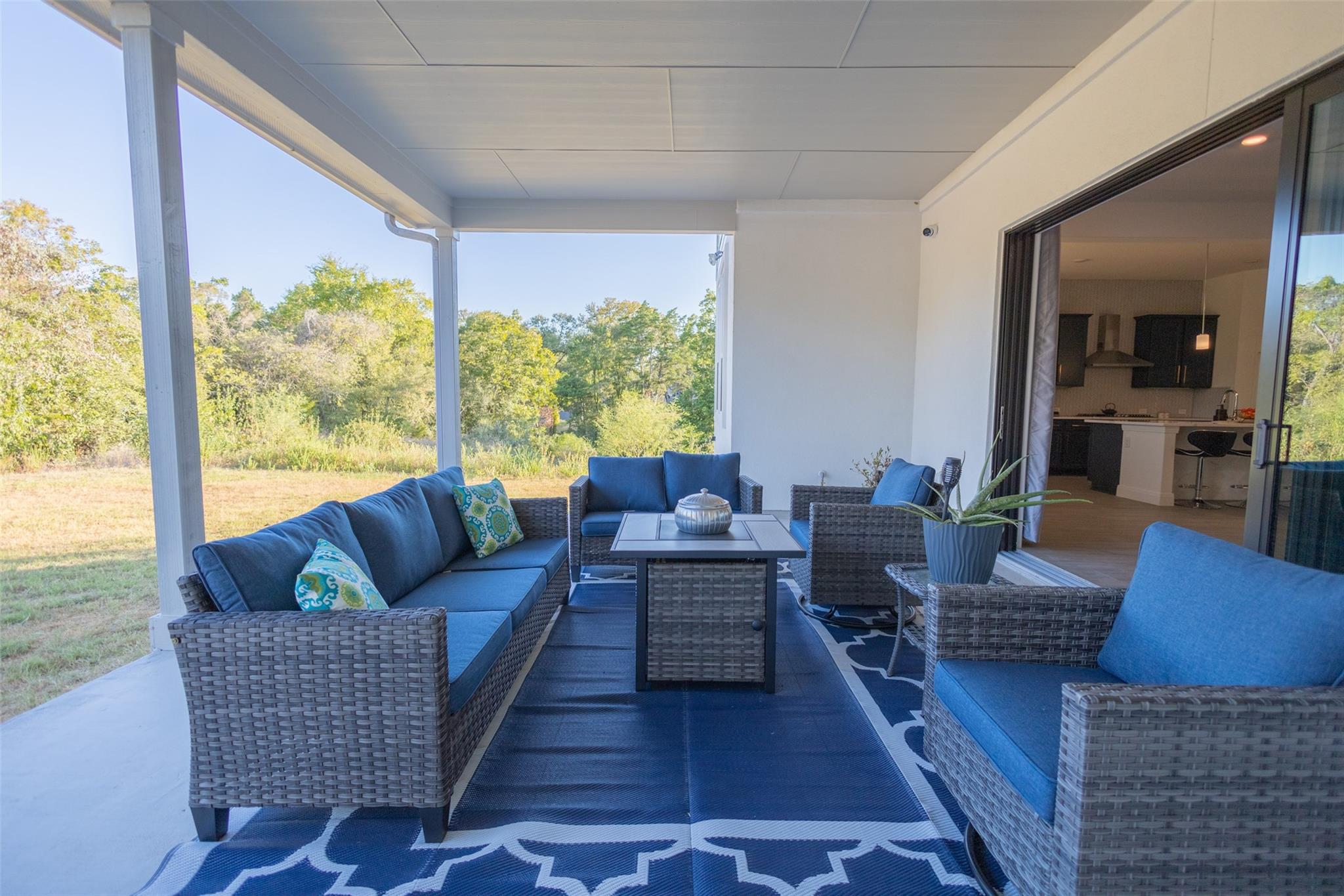 121 Black Talon Ln, Cedar Creek, TX 78612