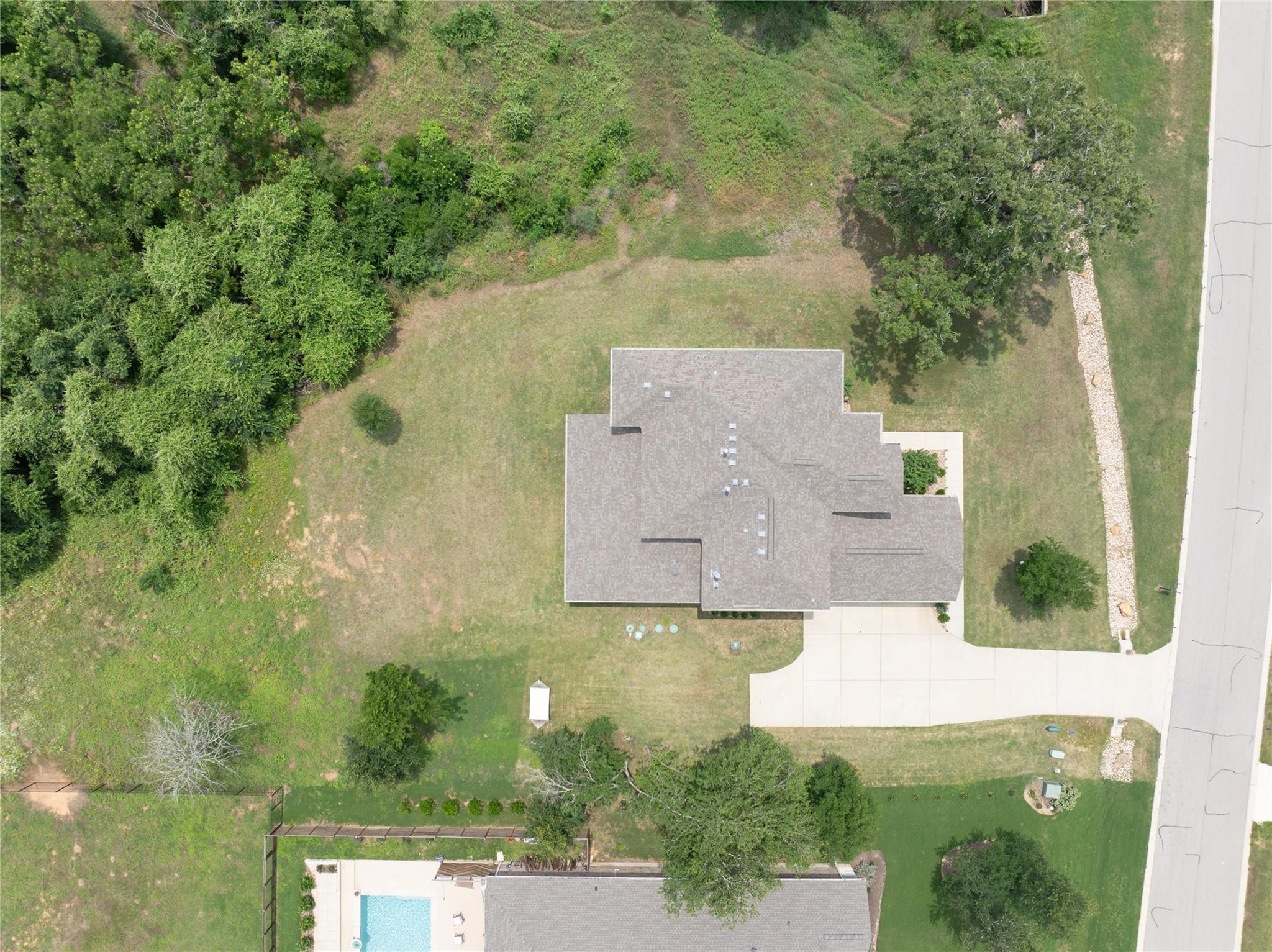 121 Black Talon Ln, Cedar Creek, TX 78612