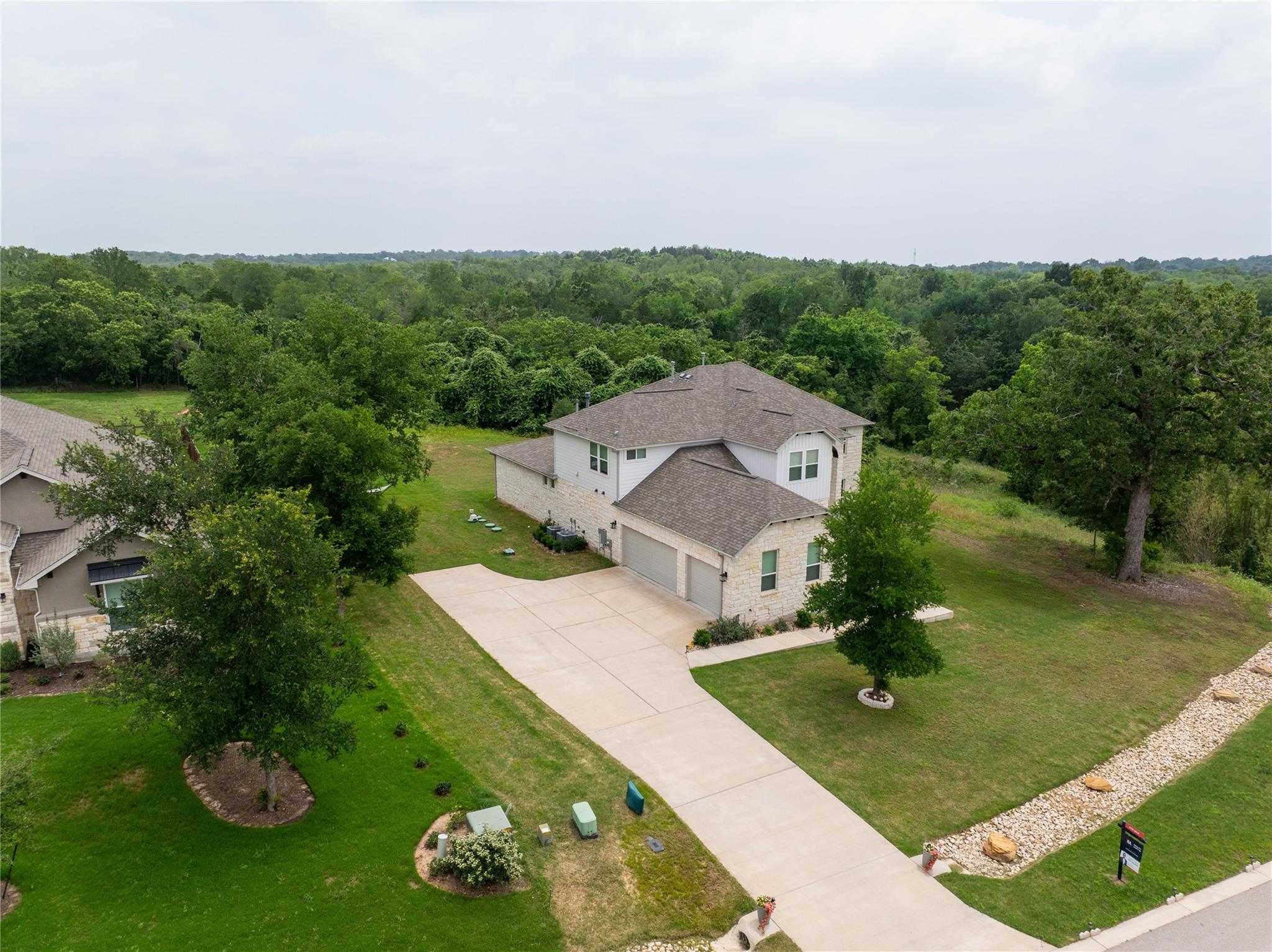 121 Black Talon Ln, Cedar Creek, TX 78612
