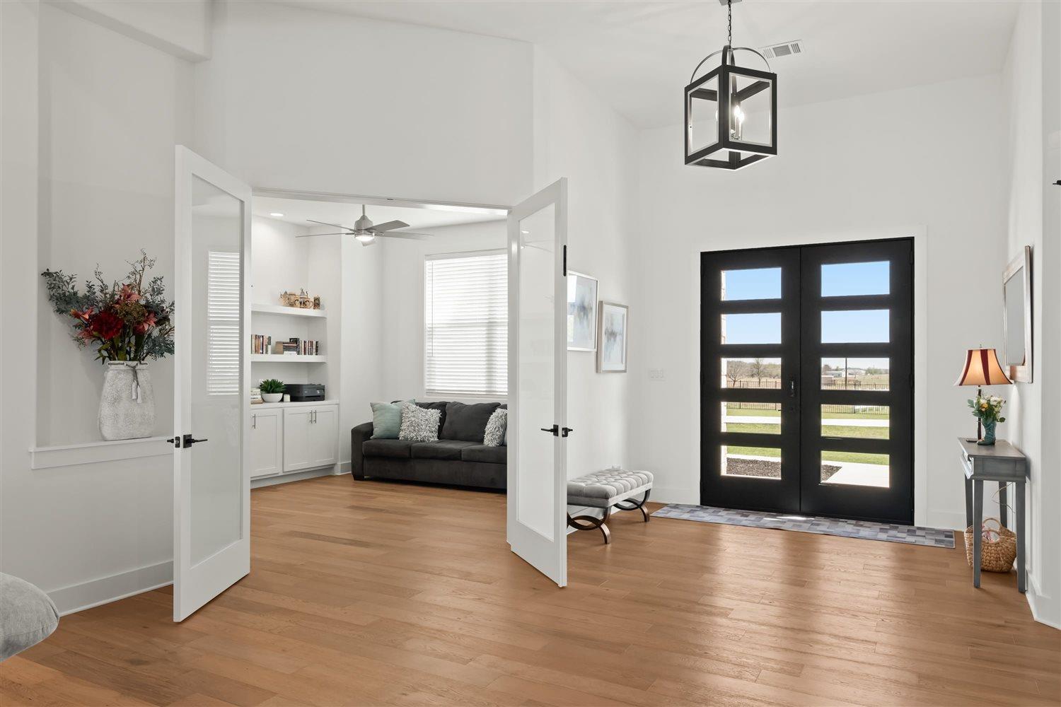 425 Private Road 915, Georgetown, TX 78633