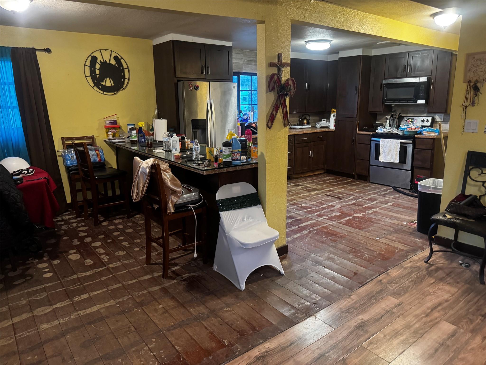 408 Sabine St, Lockhart, TX 78644