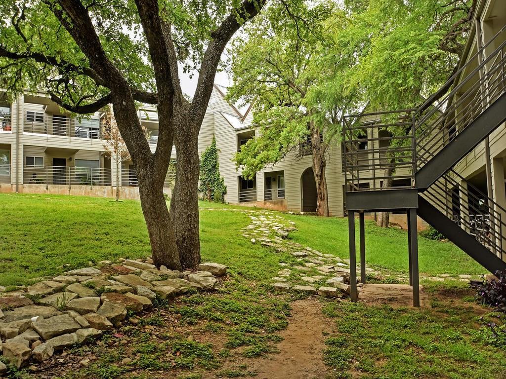 1514 Parker Ln # 107, Austin, TX 78741