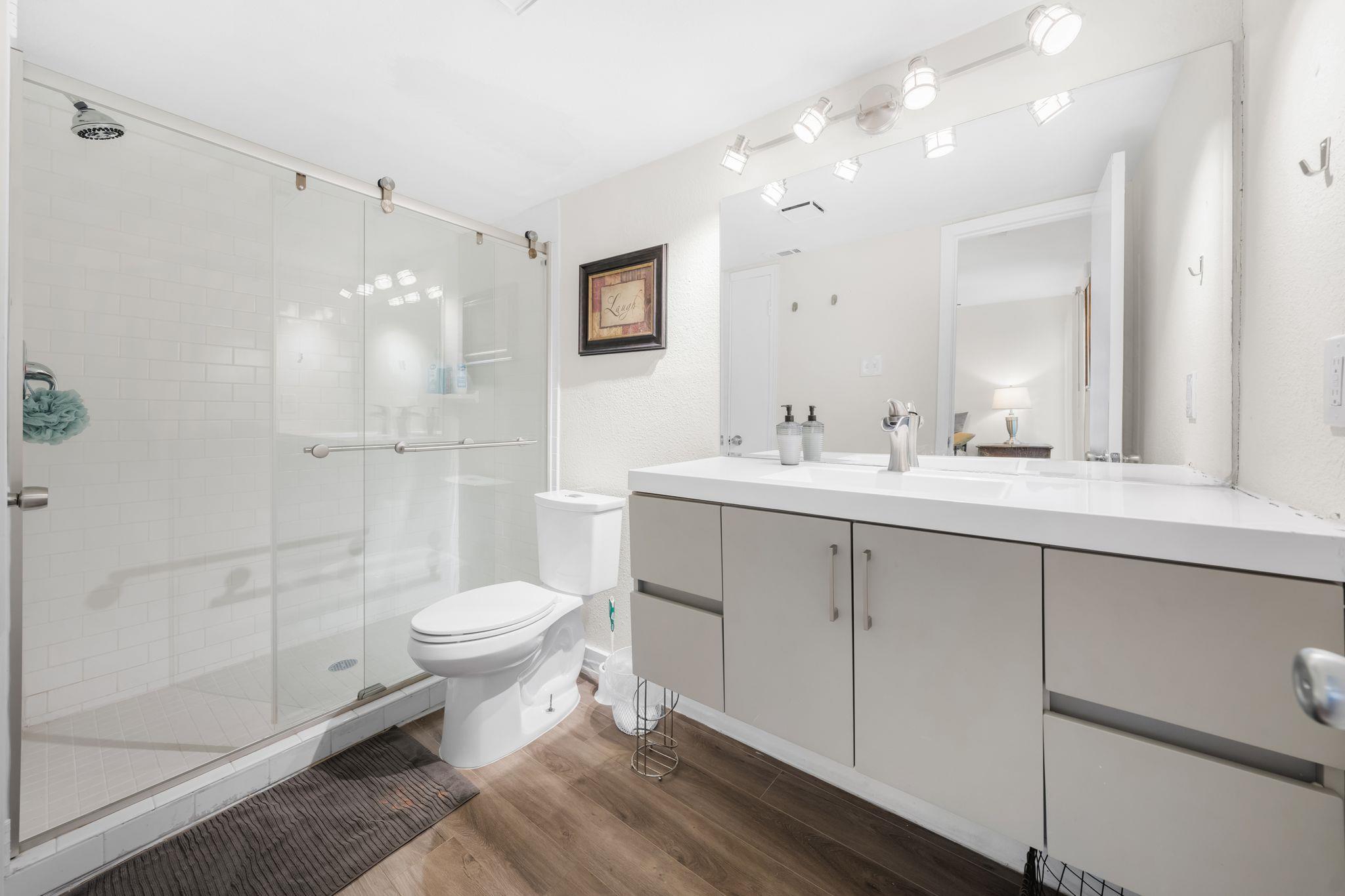 1514 Parker Ln # 107, Austin, TX 78741