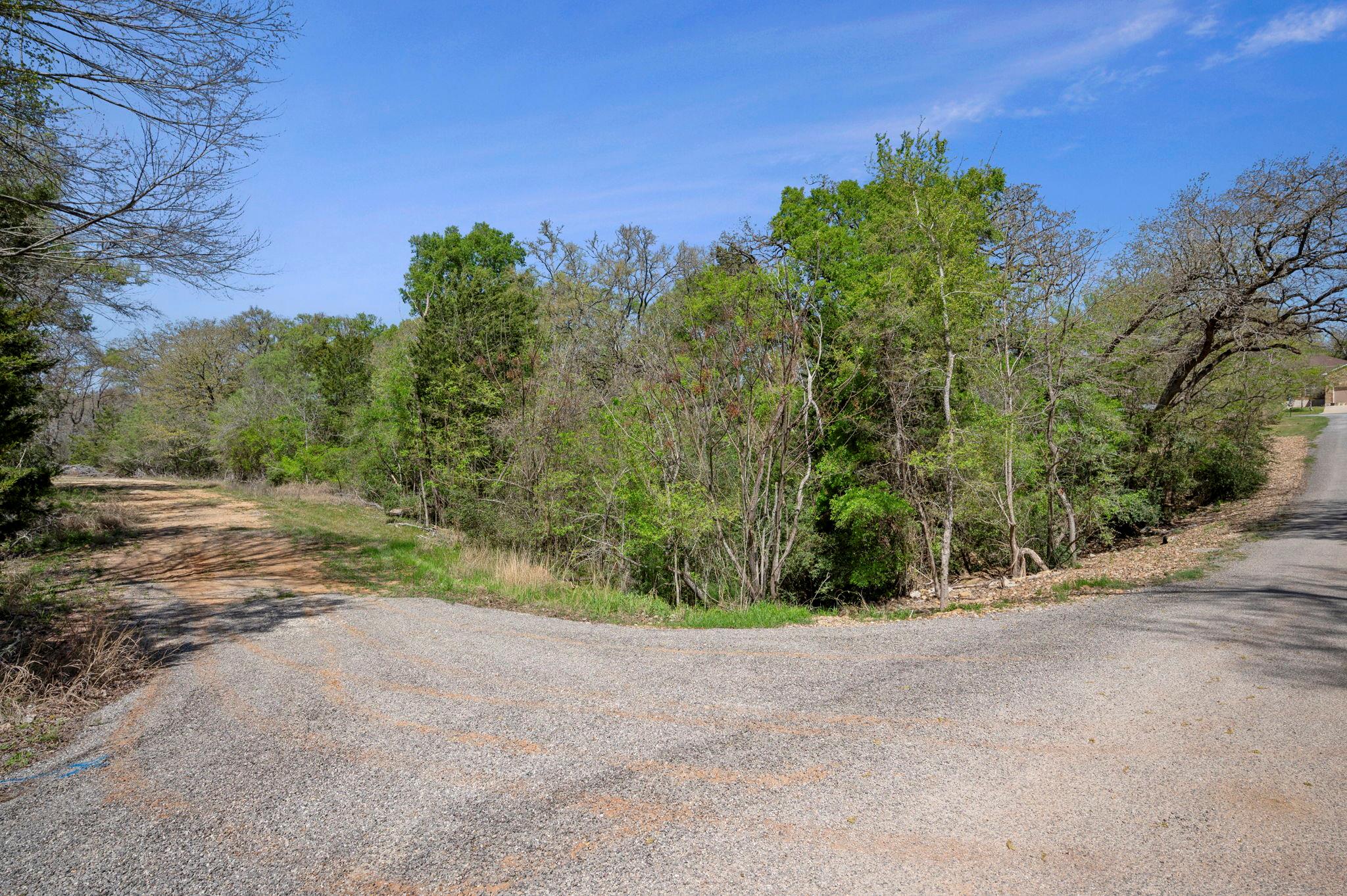 106 Kauloo Ct, Bastrop, TX 78602