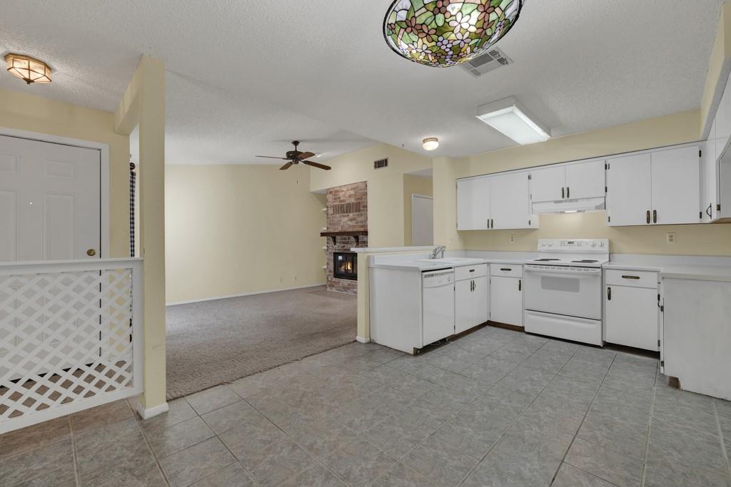 36 Oak Villa Dr # # C-2, Canyon Lake, TX 78133