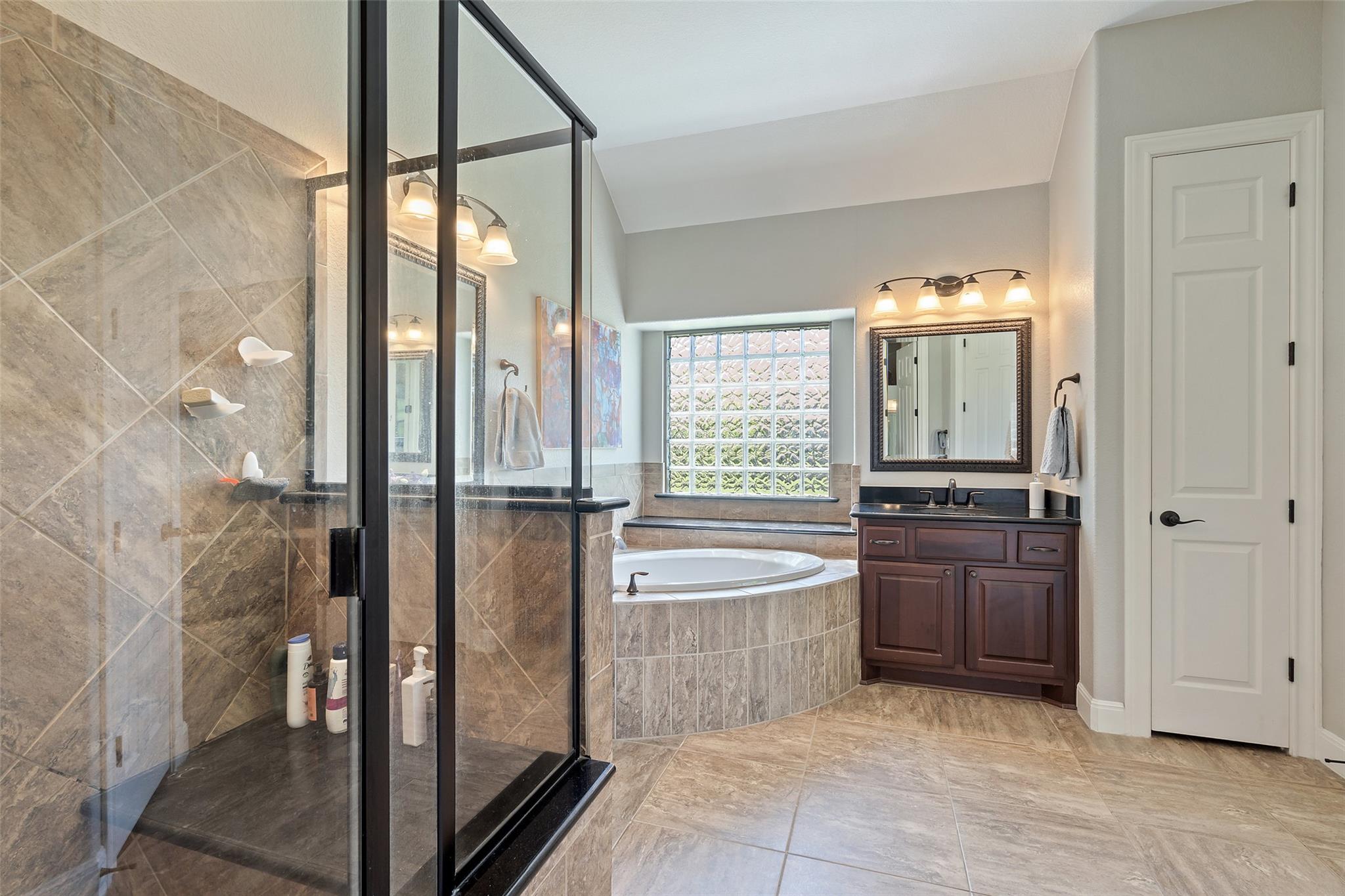577 Shelf Rock Rd, Driftwood, TX 78619