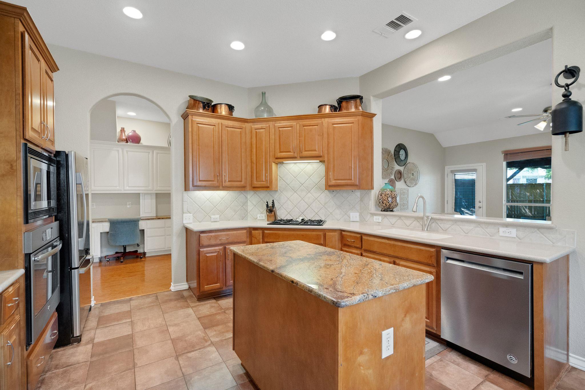 2925 Plantation Dr, Round Rock, TX 78681
