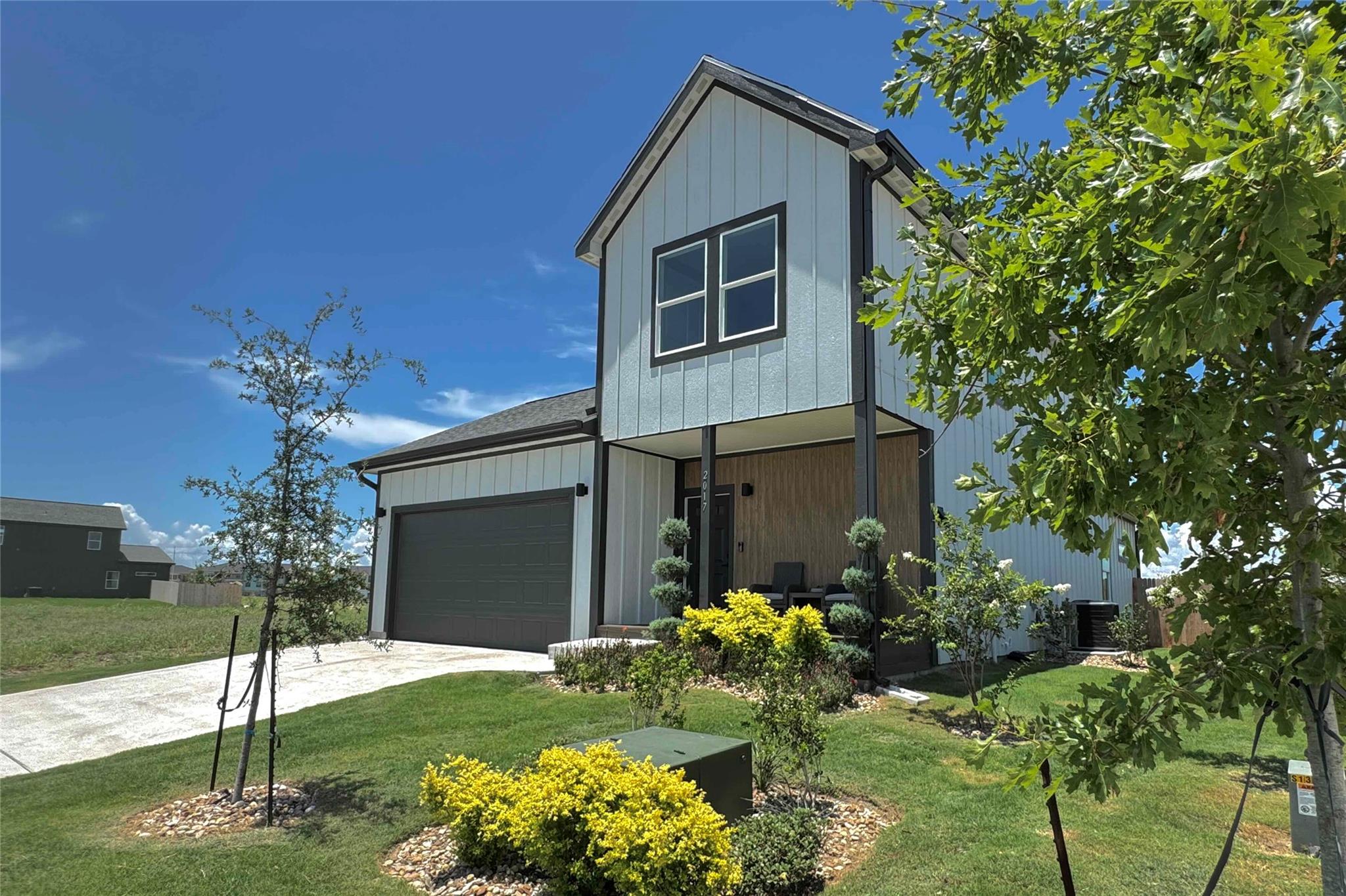 2017 Applewood Dr, Lockhart, TX 78644