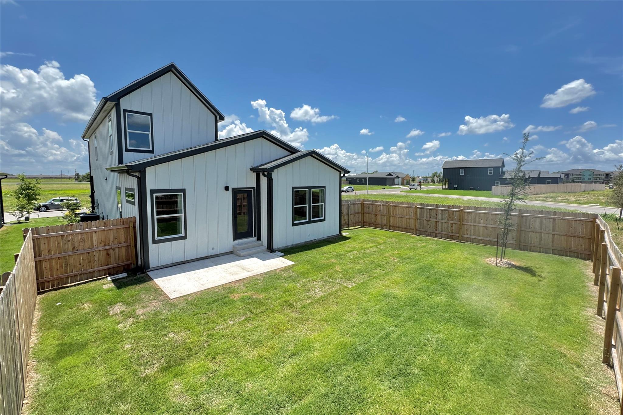 2017 Applewood Dr, Lockhart, TX 78644