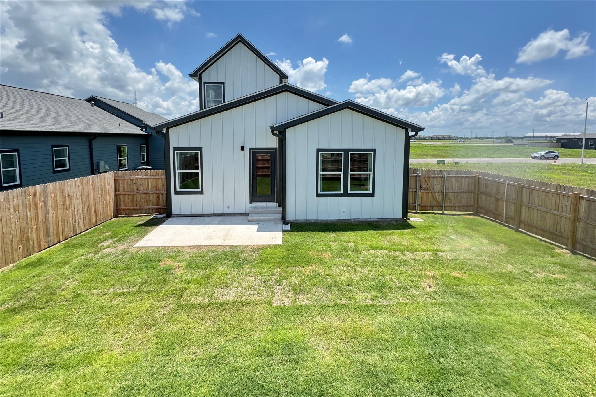 2017 Applewood Dr, Lockhart, TX 78644