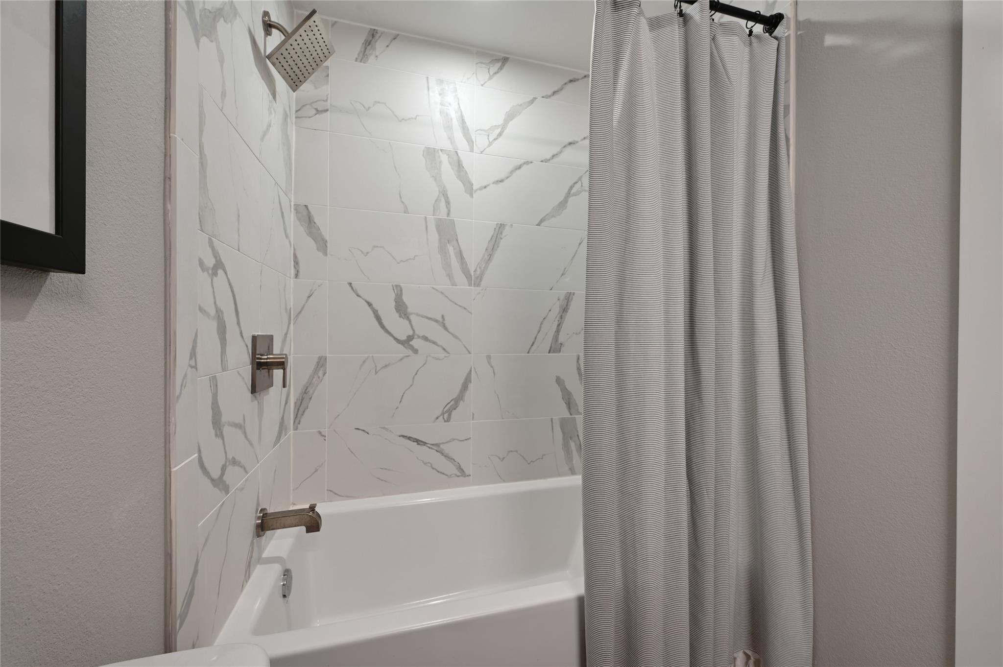 2017 Applewood Dr, Lockhart, TX 78644