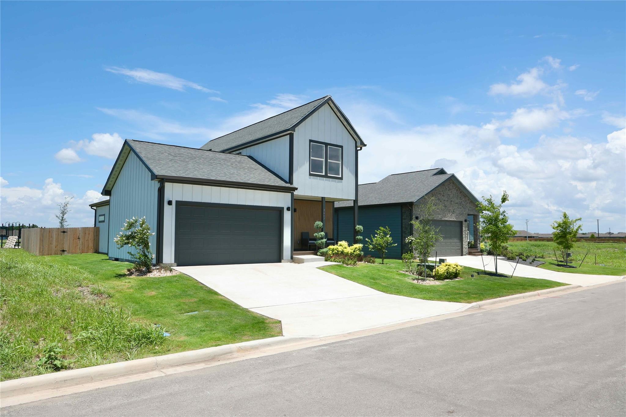 2017 Applewood Dr, Lockhart, TX 78644